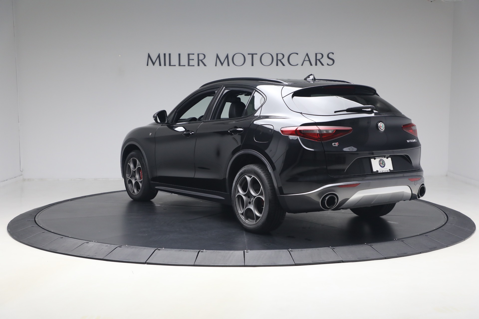 Used-2022-Alfa-Romeo-Stelvio-TI