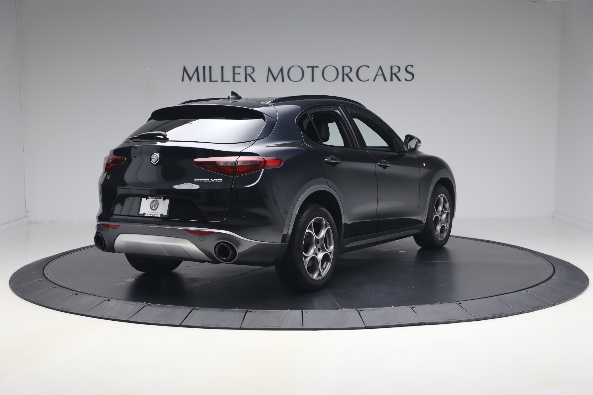 Used-2022-Alfa-Romeo-Stelvio-TI