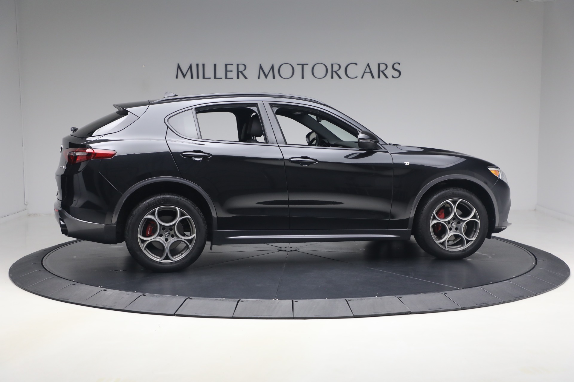 Used-2022-Alfa-Romeo-Stelvio-TI