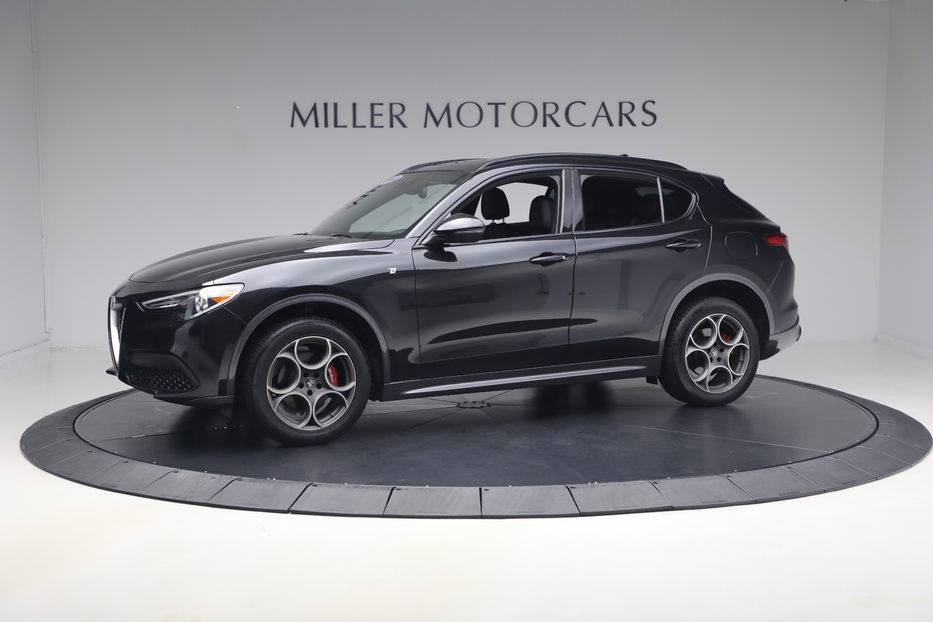 Used-2022-Alfa-Romeo-Stelvio-TI