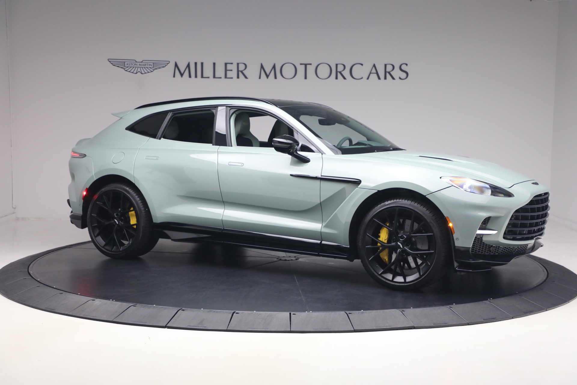 Used-2025-Aston-Martin-DBX-707