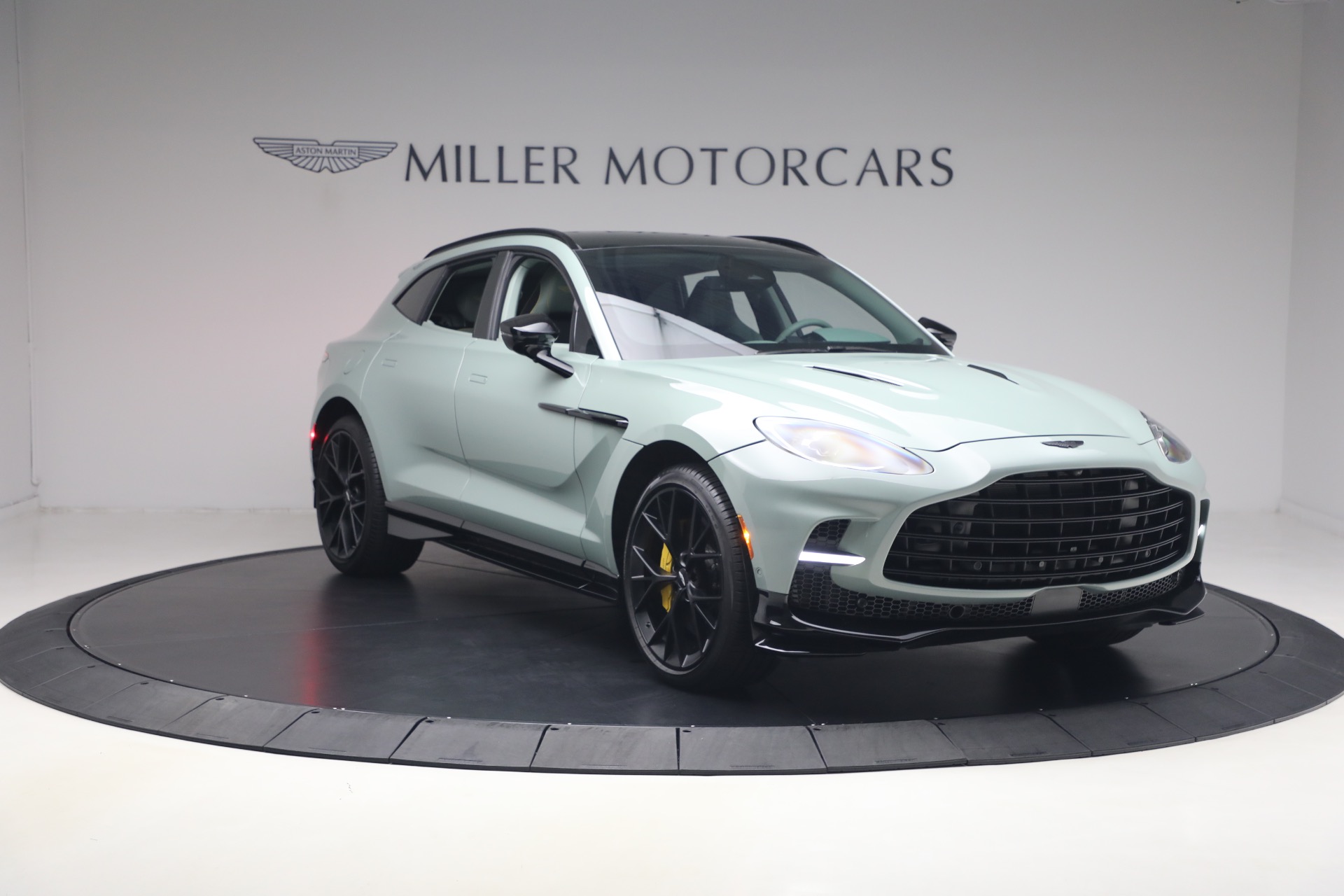 Used-2025-Aston-Martin-DBX-707
