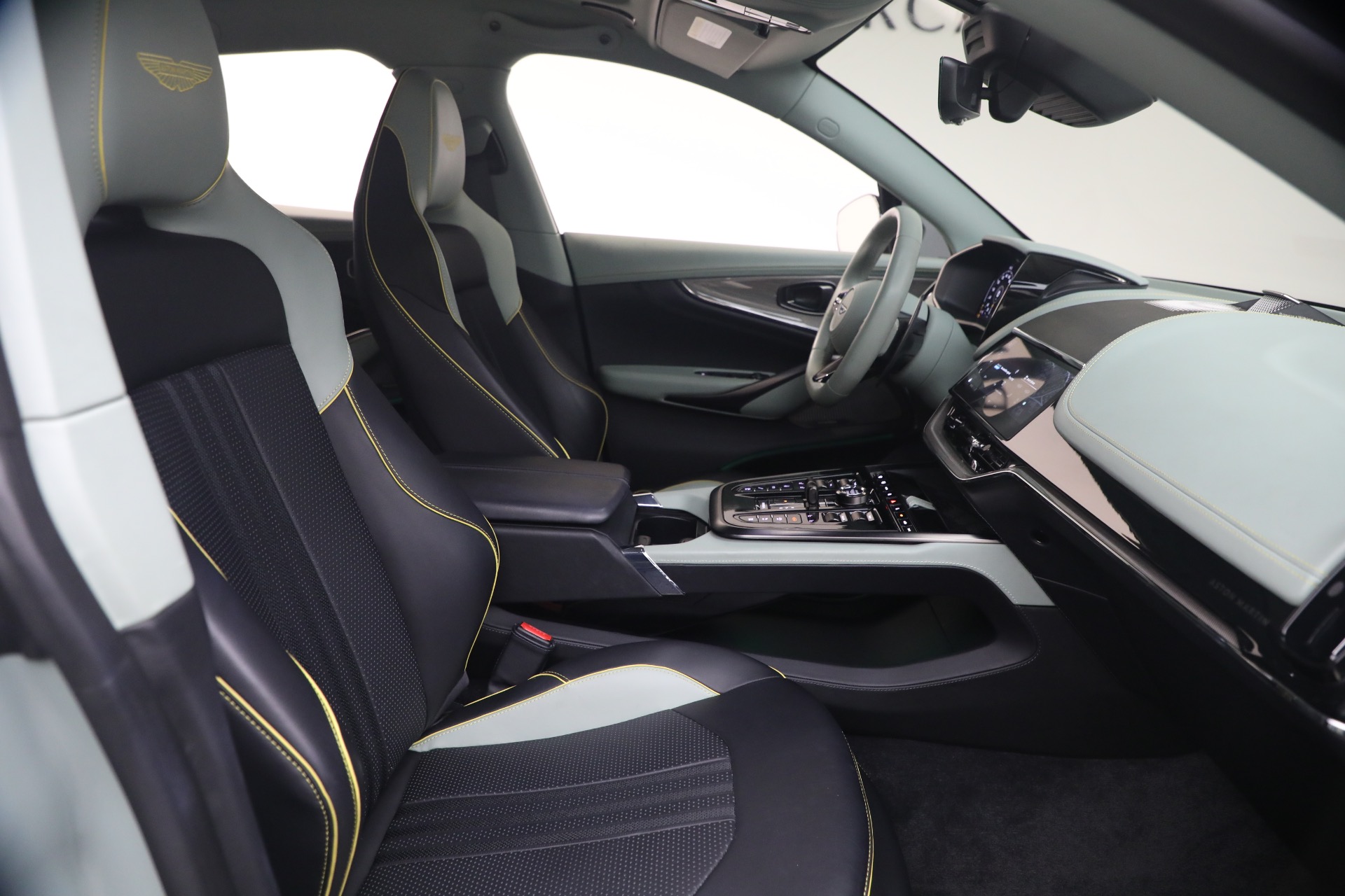Used-2025-Aston-Martin-DBX-707
