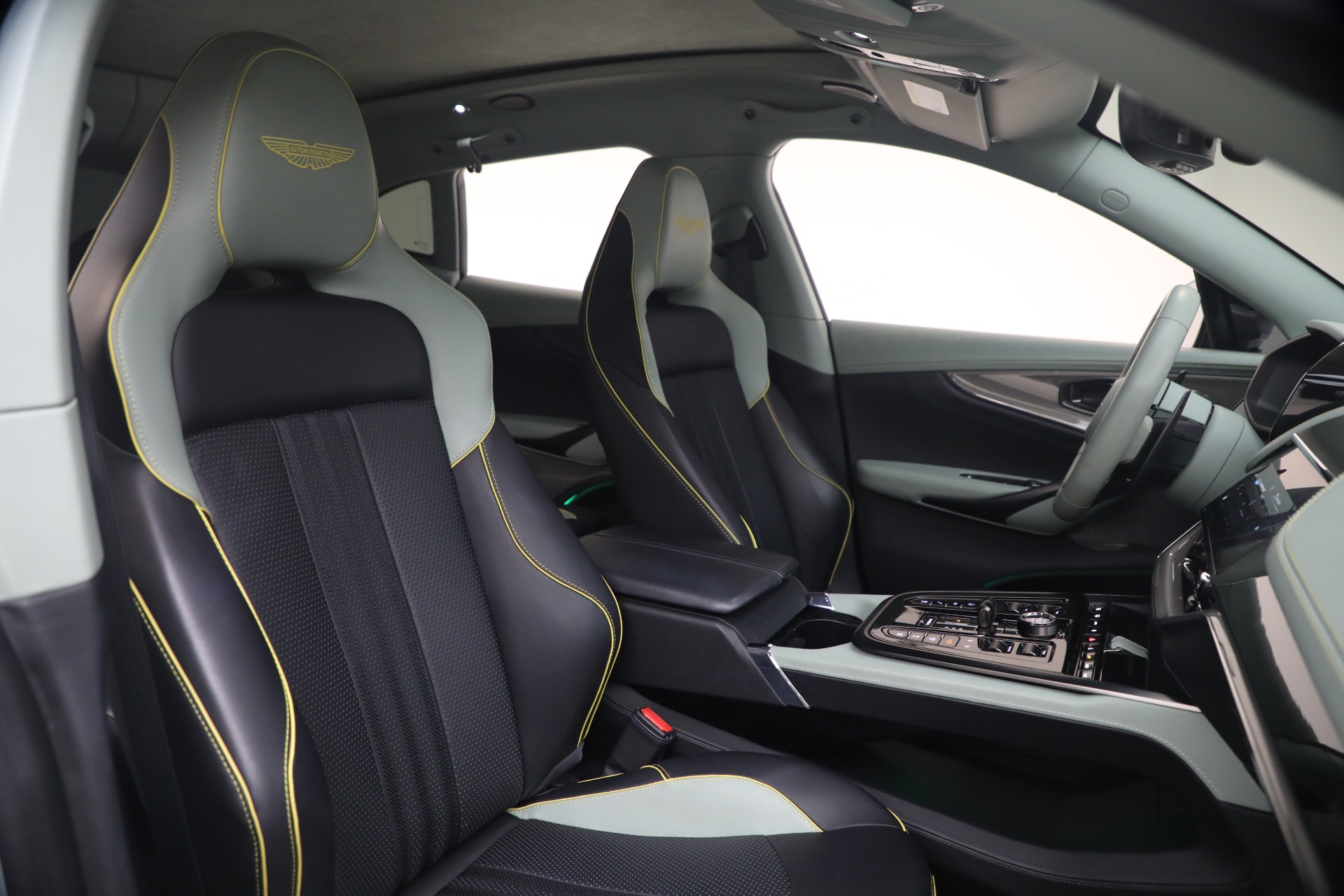 Used-2025-Aston-Martin-DBX-707