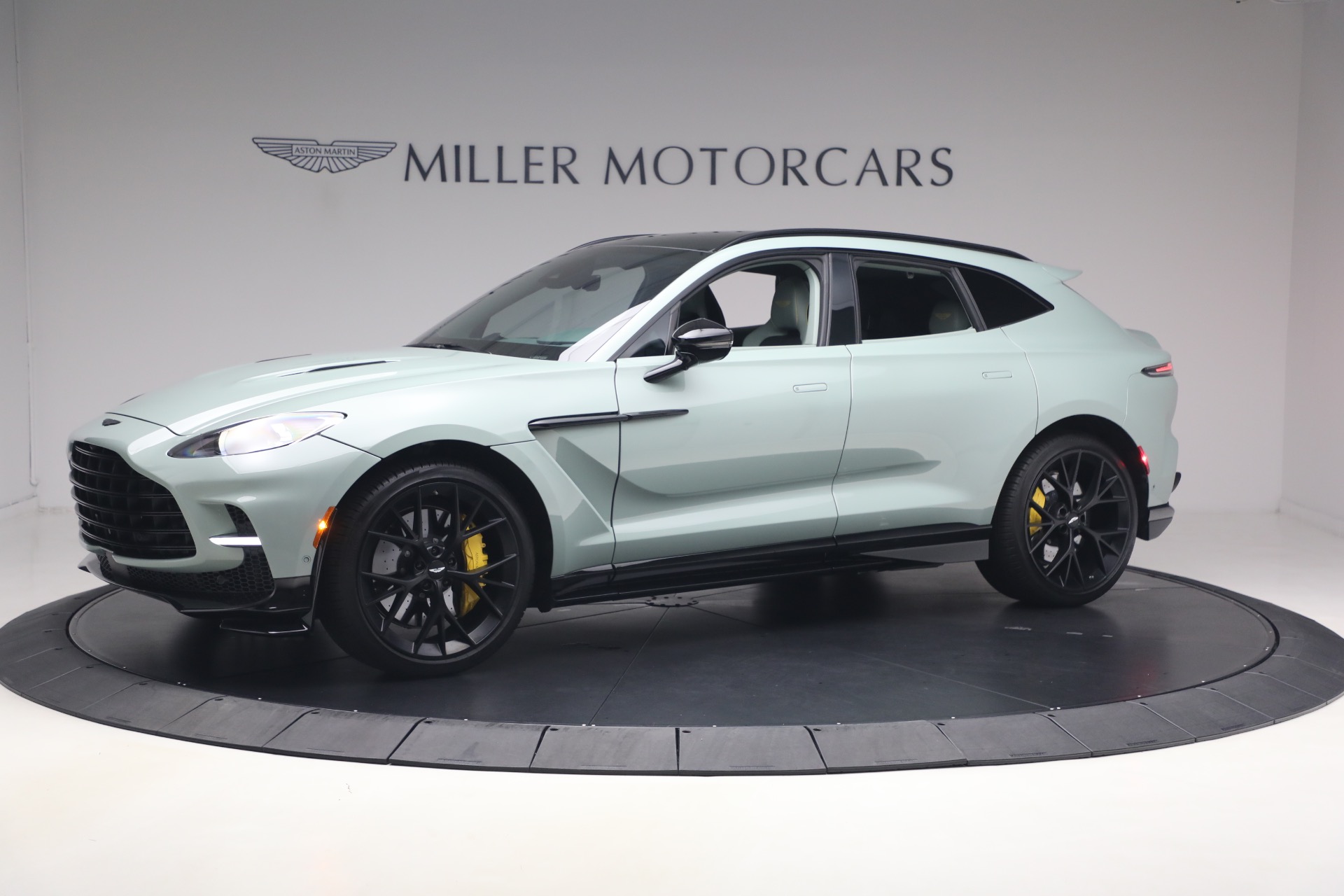 Used-2025-Aston-Martin-DBX-707