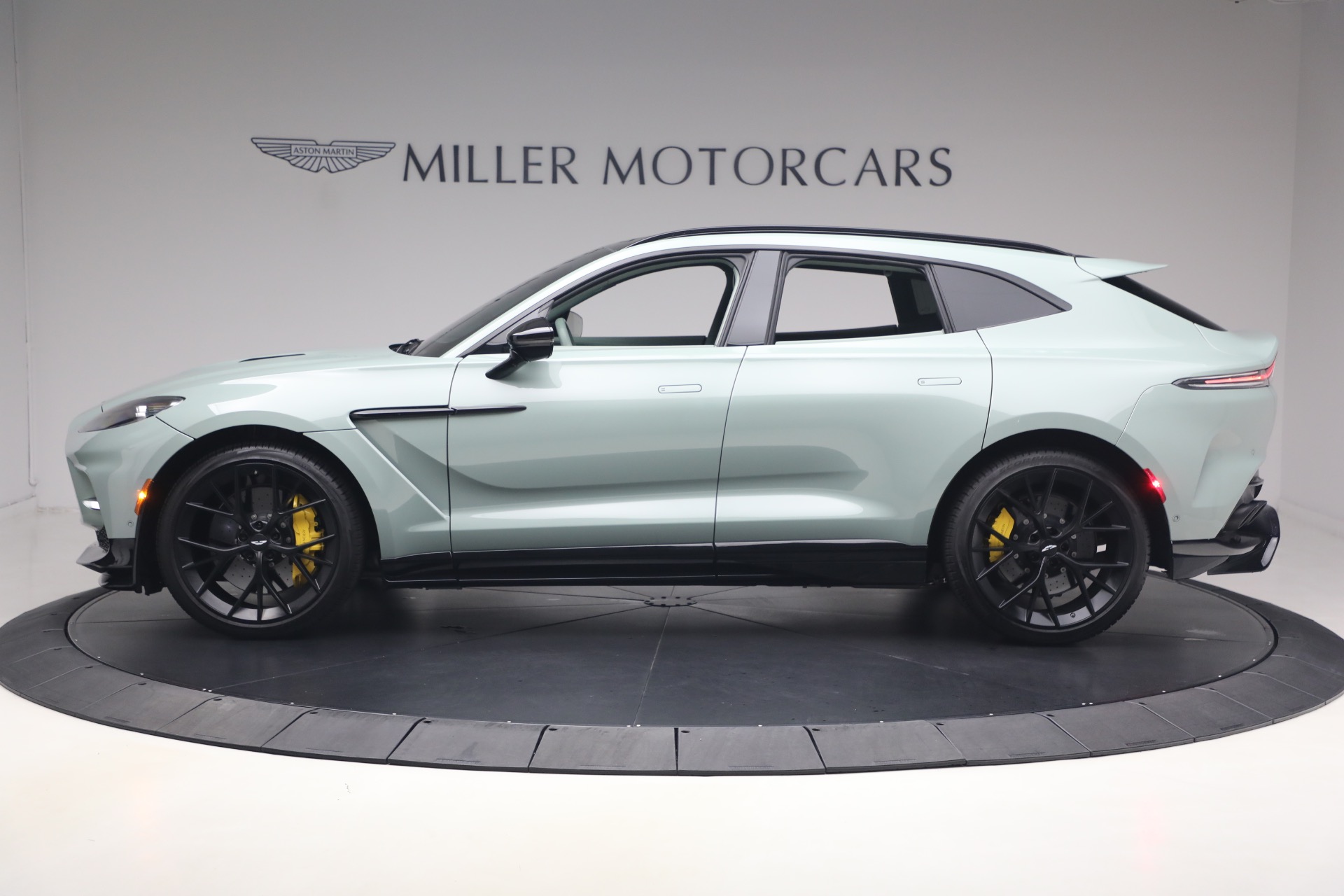 Used-2025-Aston-Martin-DBX-707
