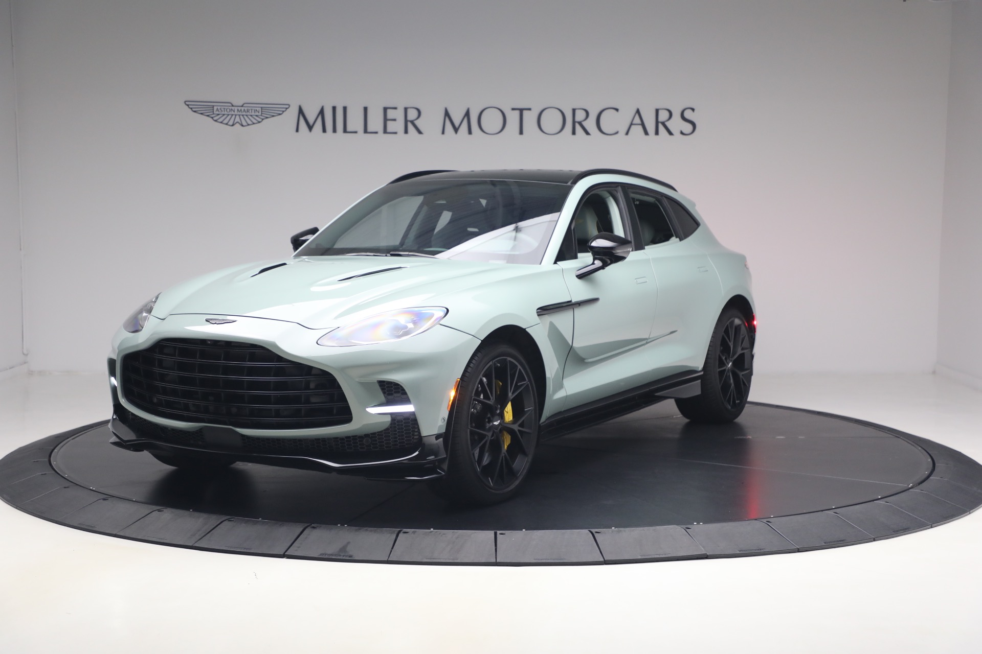 Used-2025-Aston-Martin-DBX-707