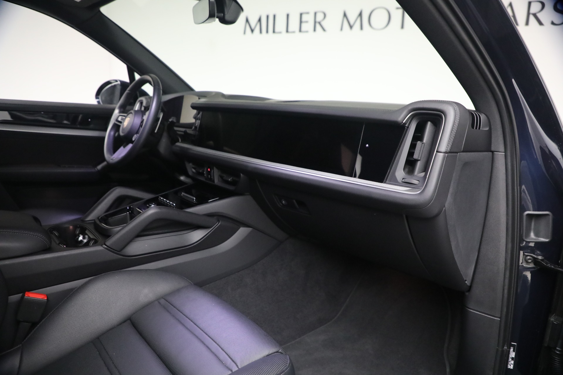 Used-2024-Porsche-Cayenne-S