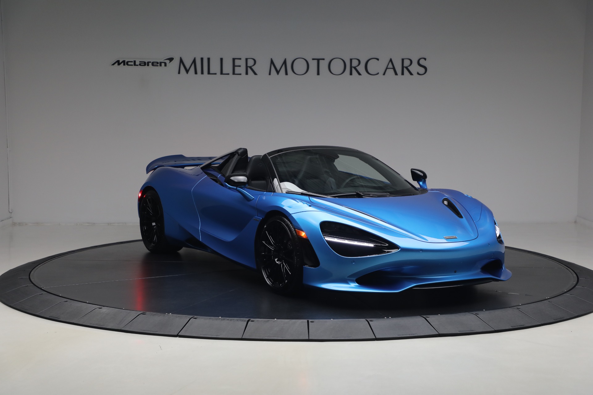 New-2027-McLaren-750S-Spider-TechLux