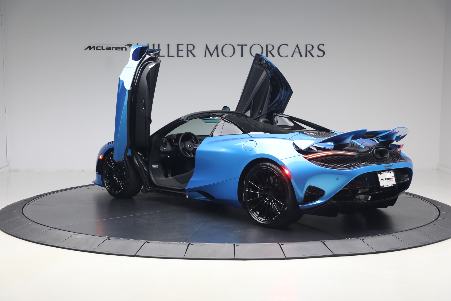 New-2027-McLaren-750S-Spider-TechLux