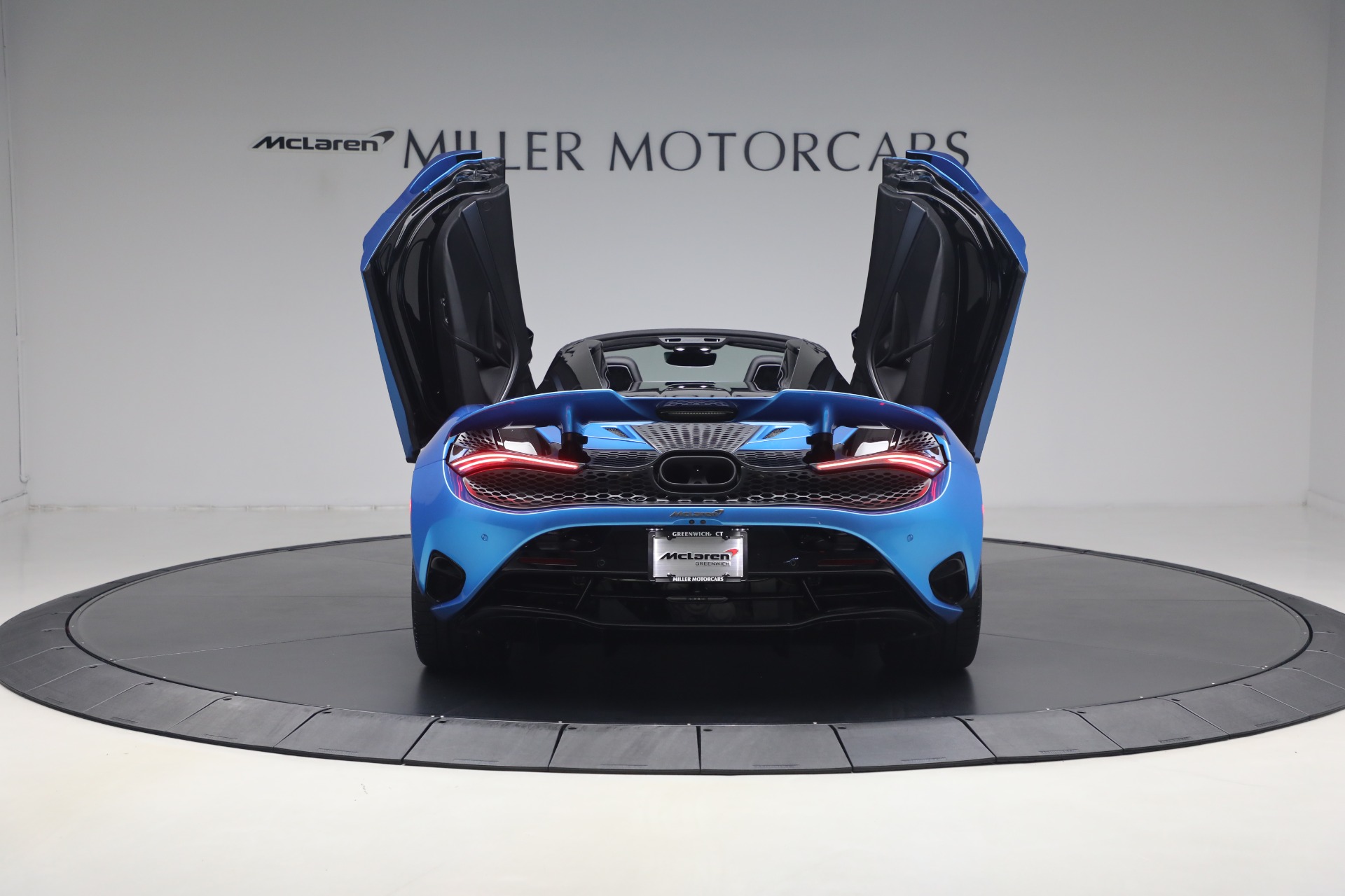 New-2027-McLaren-750S-Spider-TechLux
