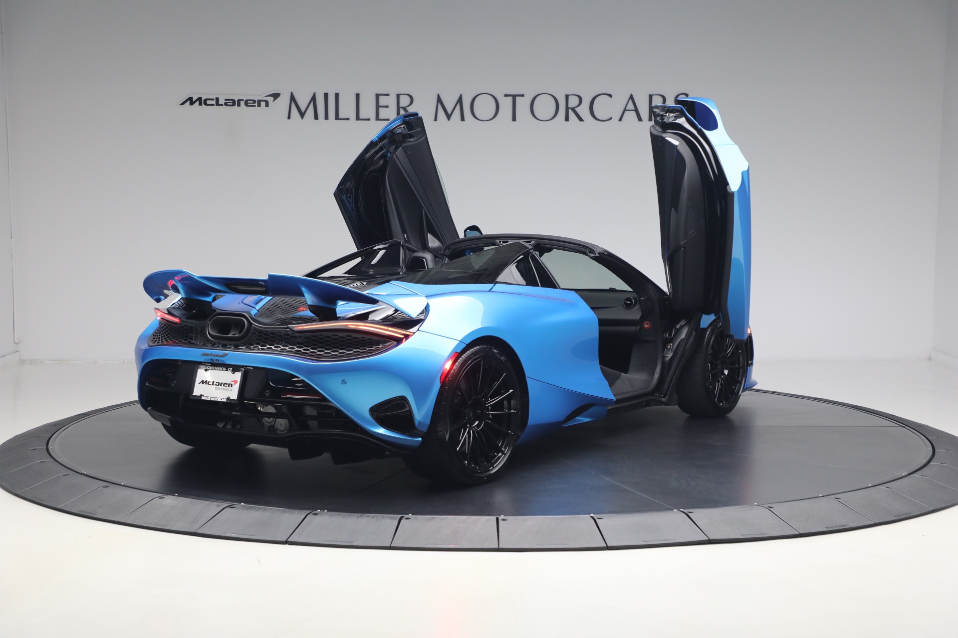 New-2027-McLaren-750S-Spider-TechLux