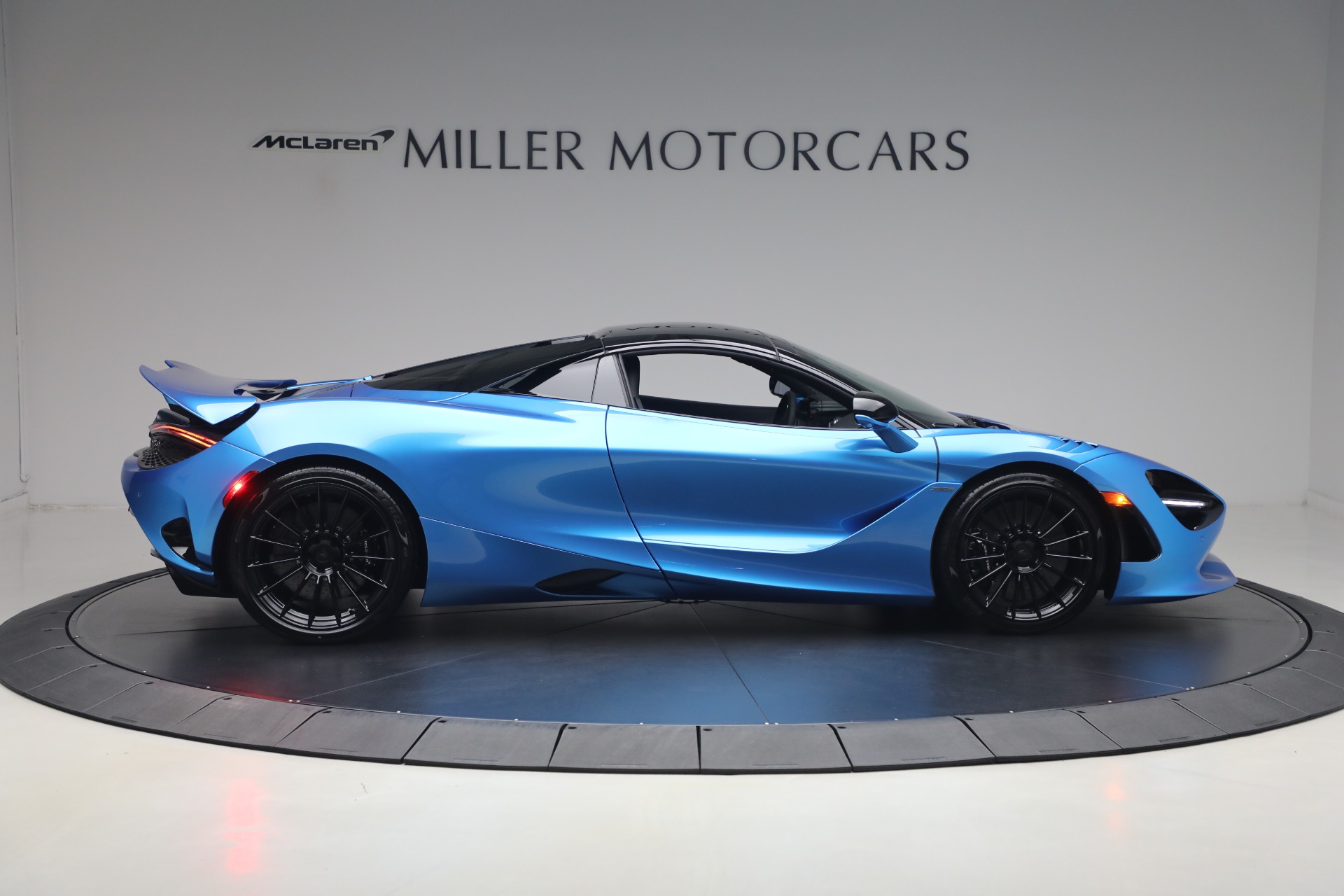 New-2027-McLaren-750S-Spider-TechLux
