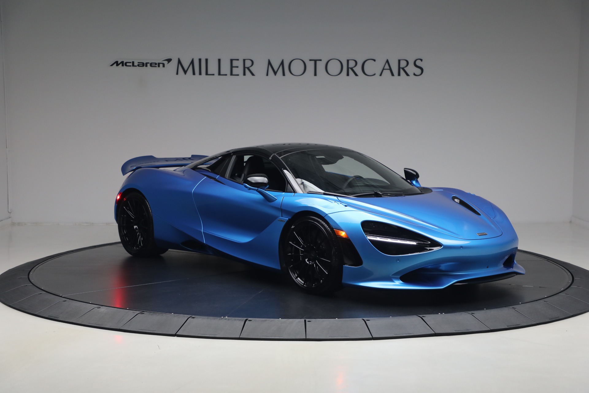 New-2027-McLaren-750S-Spider-TechLux