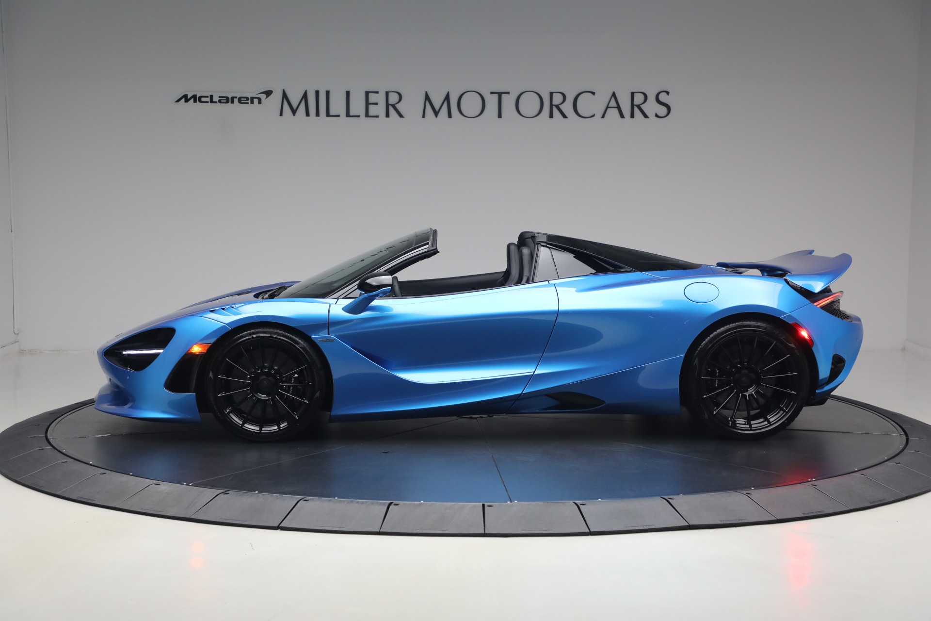 New-2027-McLaren-750S-Spider-TechLux