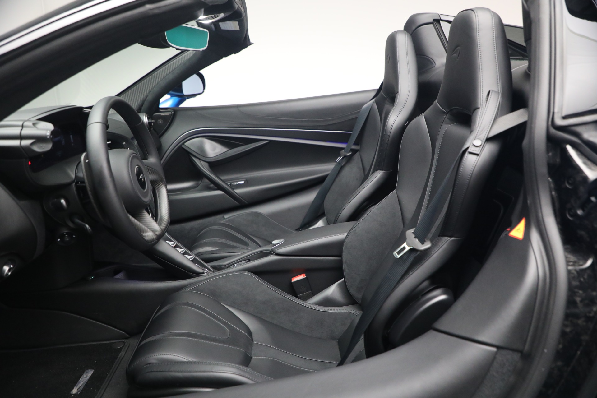 New-2027-McLaren-750S-Spider-TechLux
