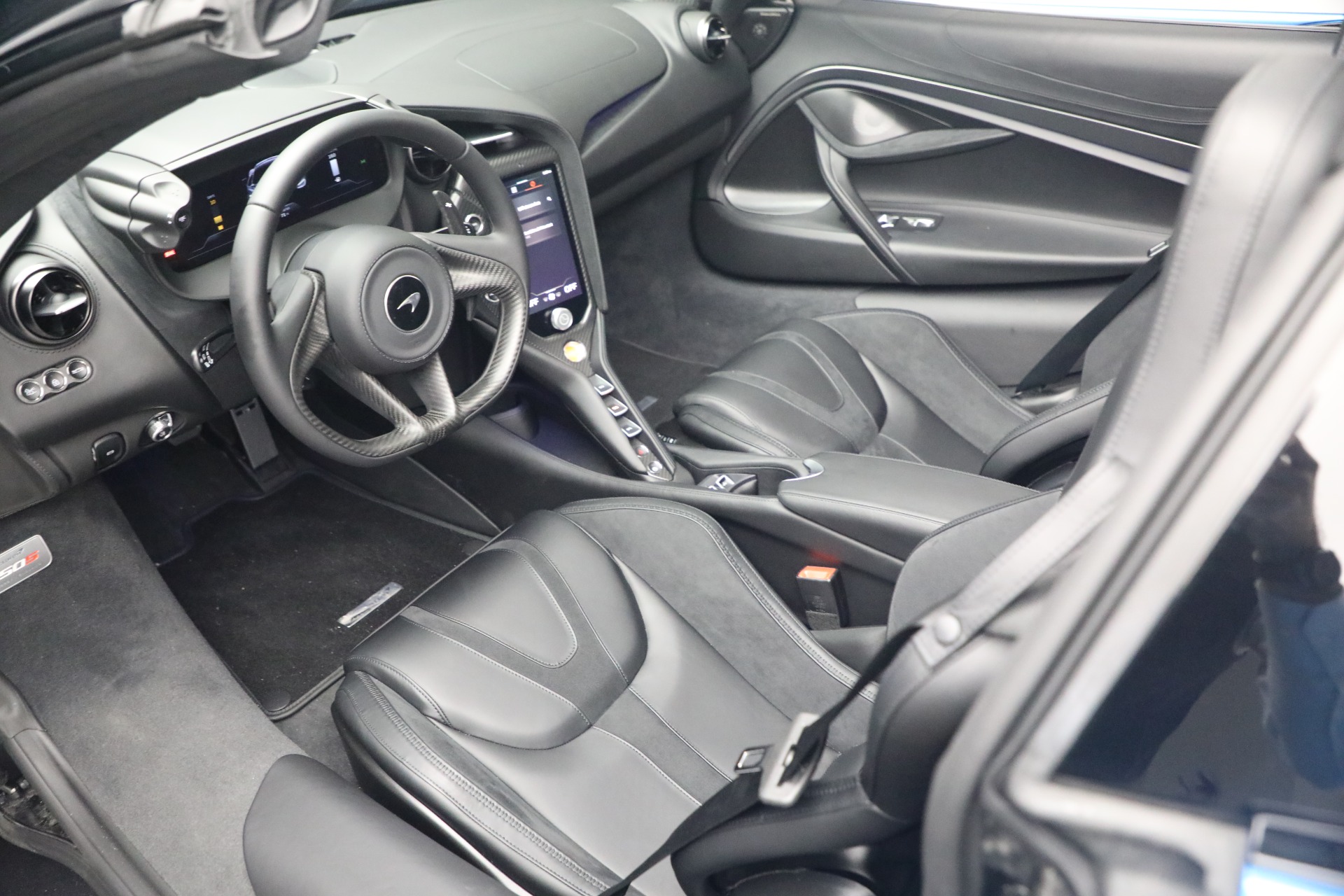 New-2027-McLaren-750S-Spider-TechLux