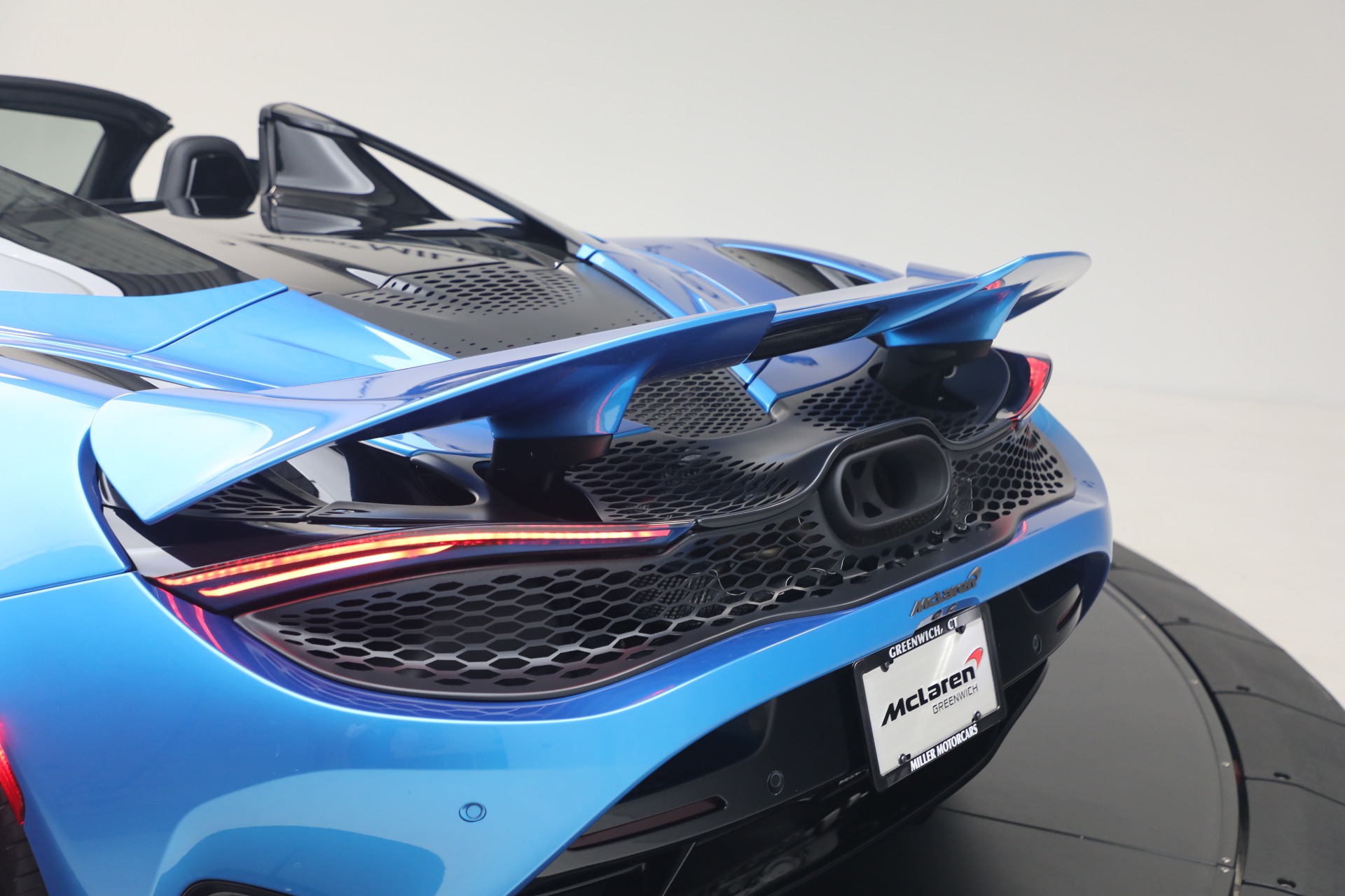 New-2027-McLaren-750S-Spider-TechLux