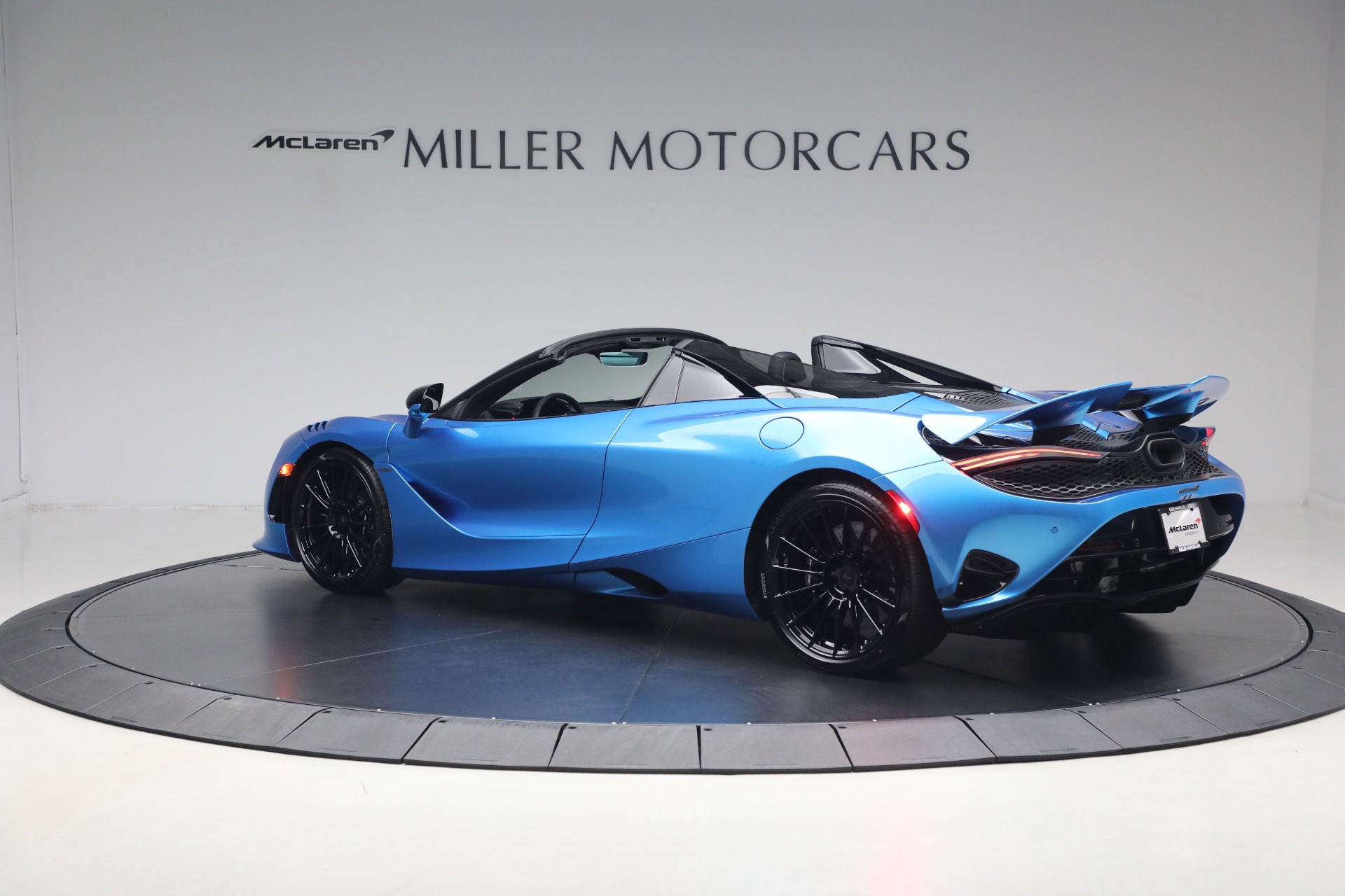 New-2027-McLaren-750S-Spider-TechLux