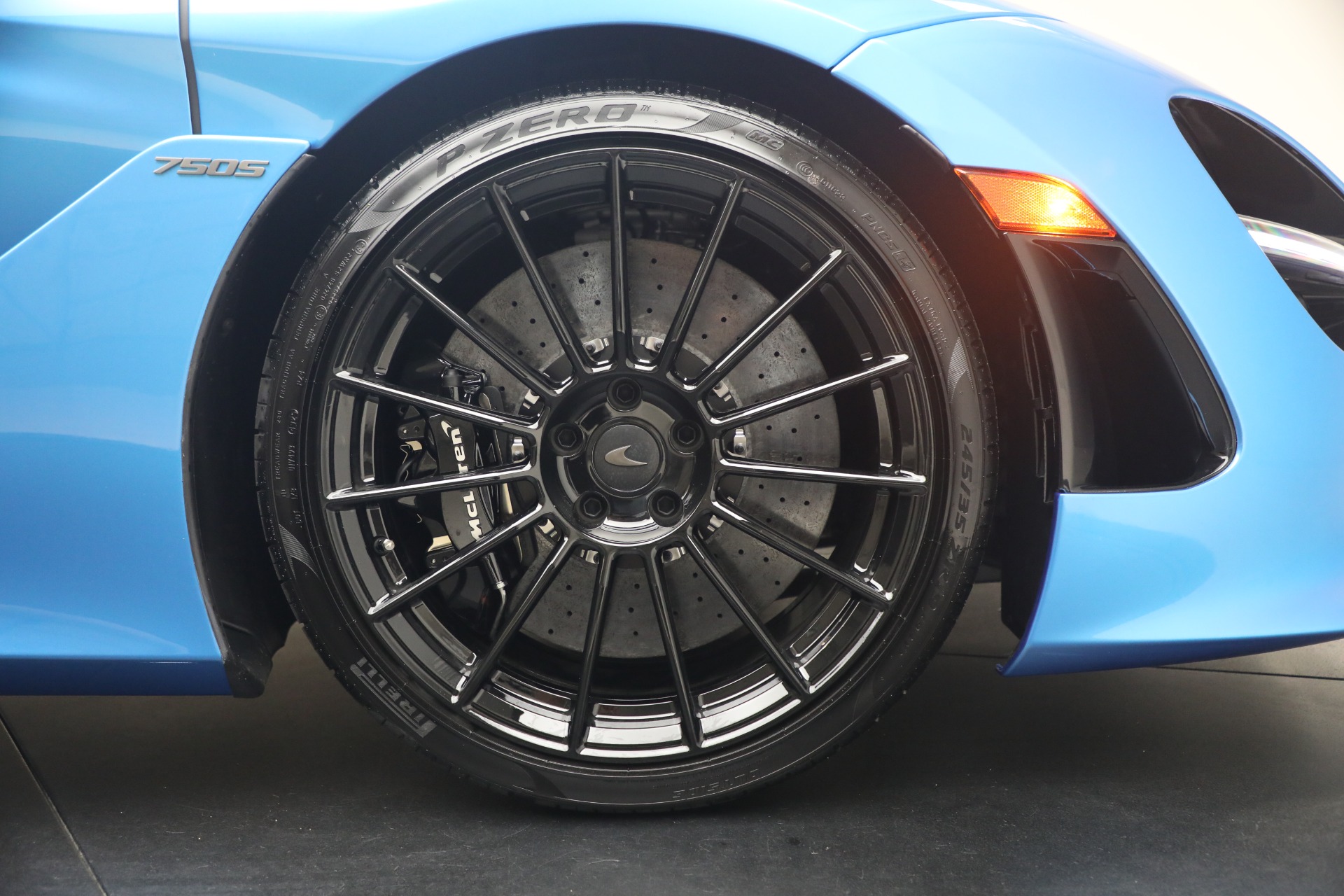 New-2027-McLaren-750S-Spider-TechLux