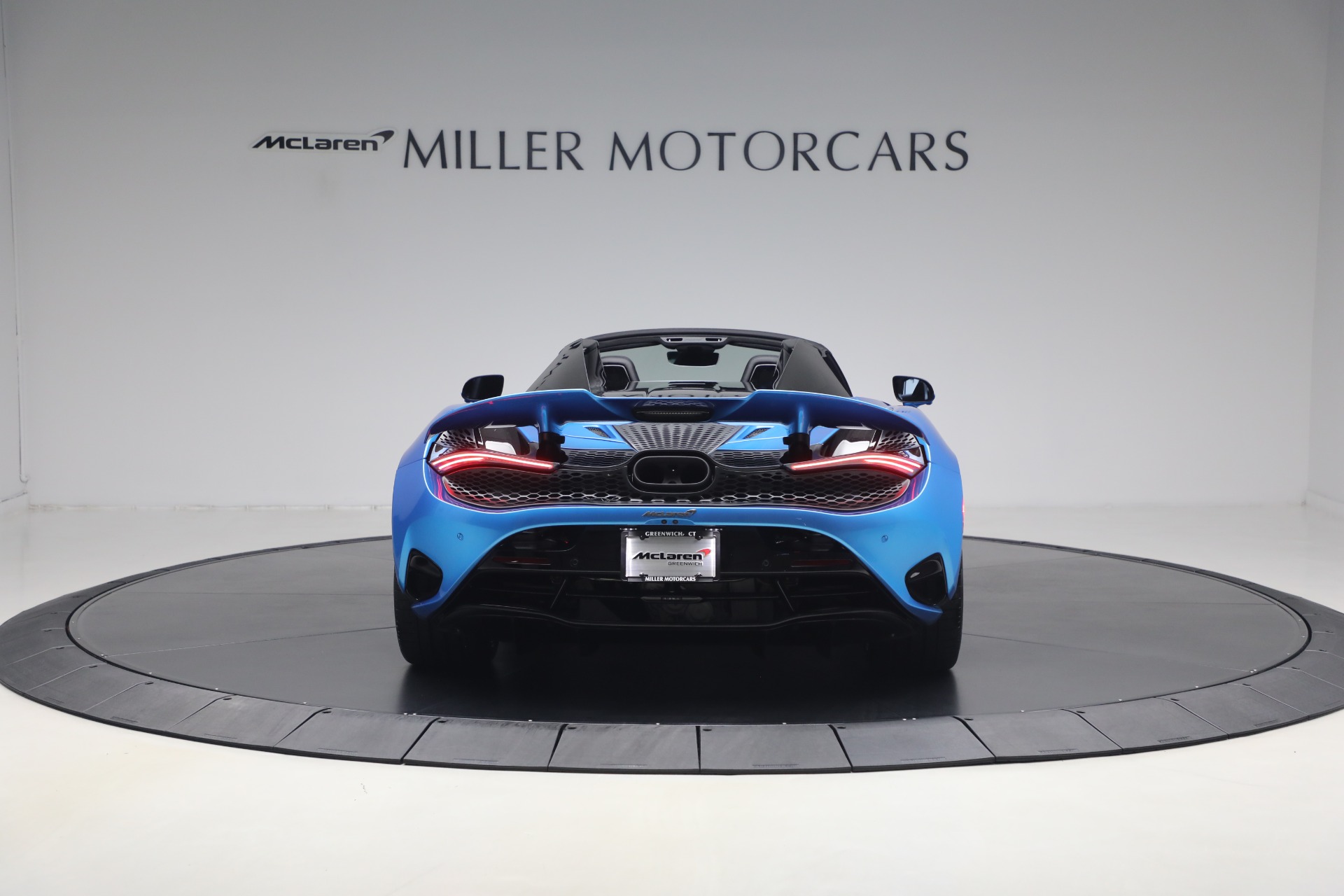 New-2027-McLaren-750S-Spider-TechLux
