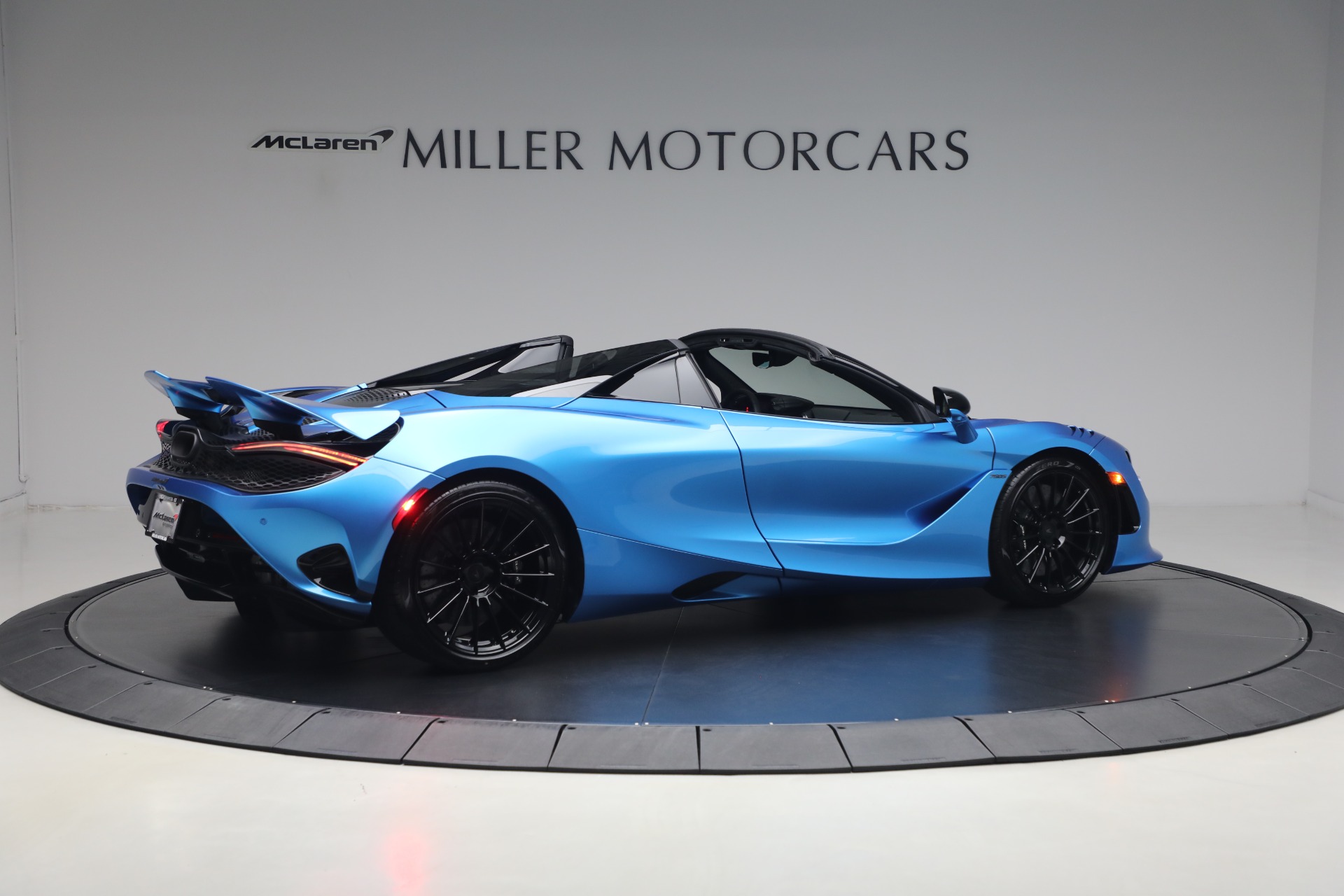 New-2027-McLaren-750S-Spider-TechLux