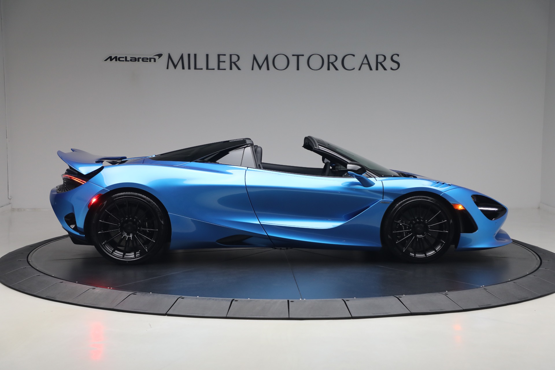 New-2027-McLaren-750S-Spider-TechLux
