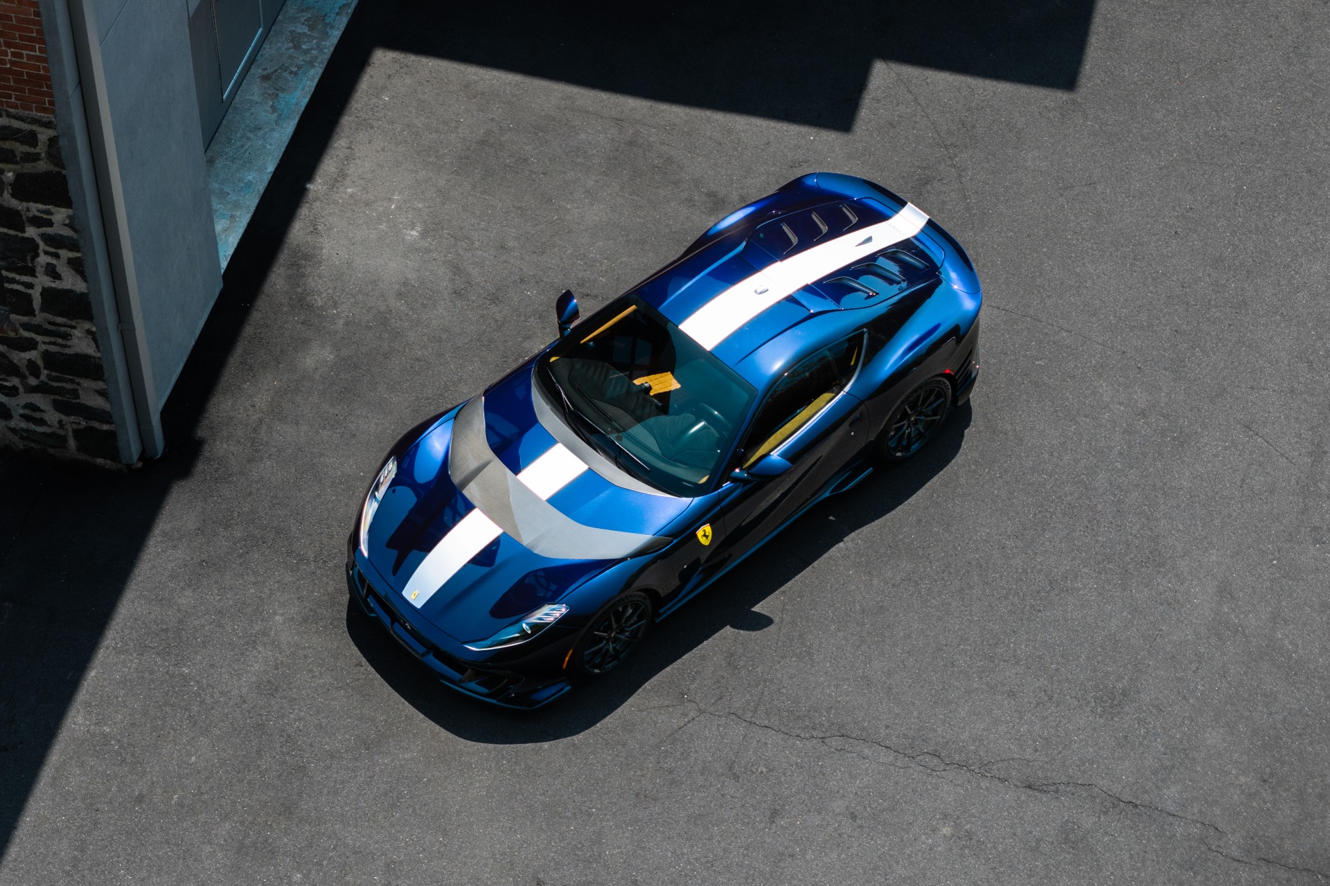 Used-2022-Ferrari-812-Competizione