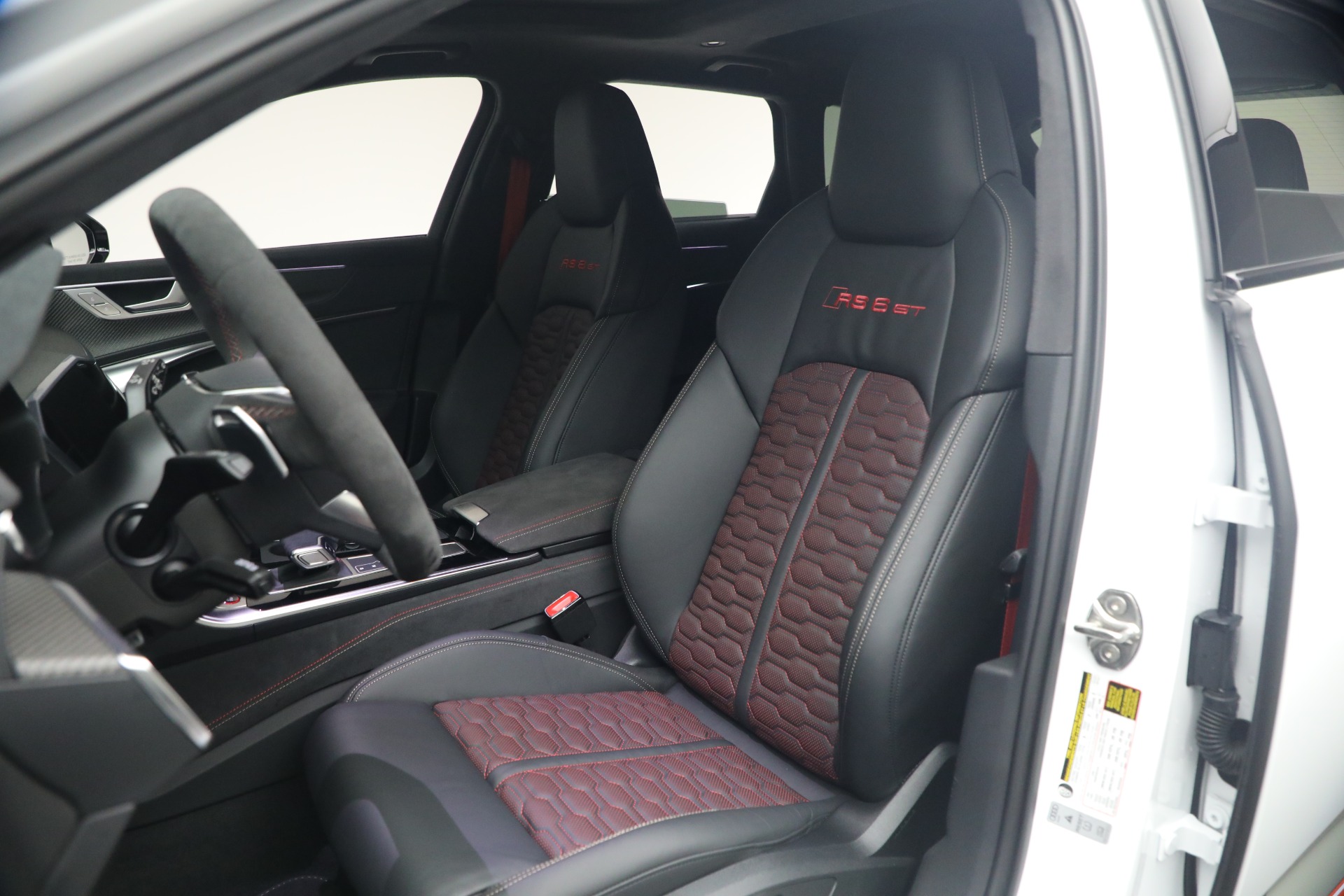 Used-2025-Audi-RS-6-Avant-40T-quattro-Avant-GT