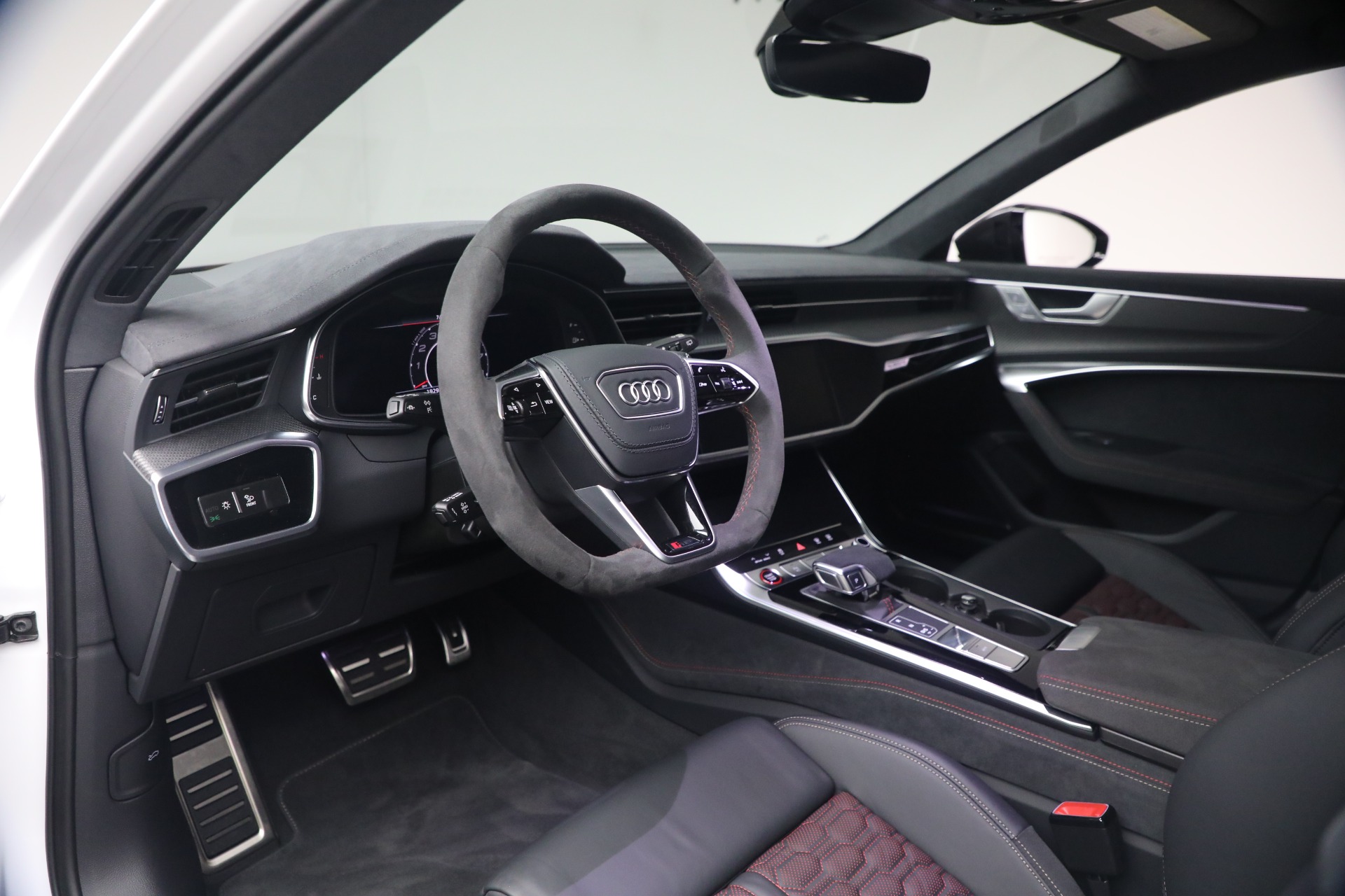 Used-2025-Audi-RS-6-Avant-40T-quattro-Avant-GT