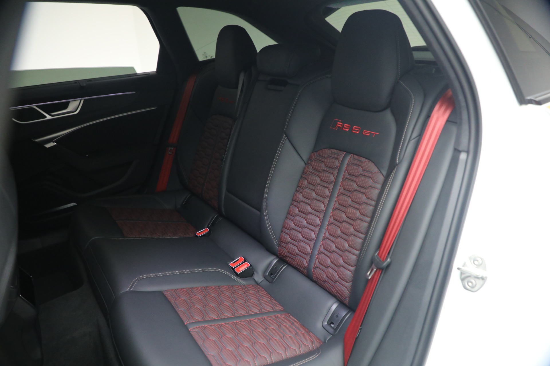 Used-2025-Audi-RS-6-Avant-40T-quattro-Avant-GT