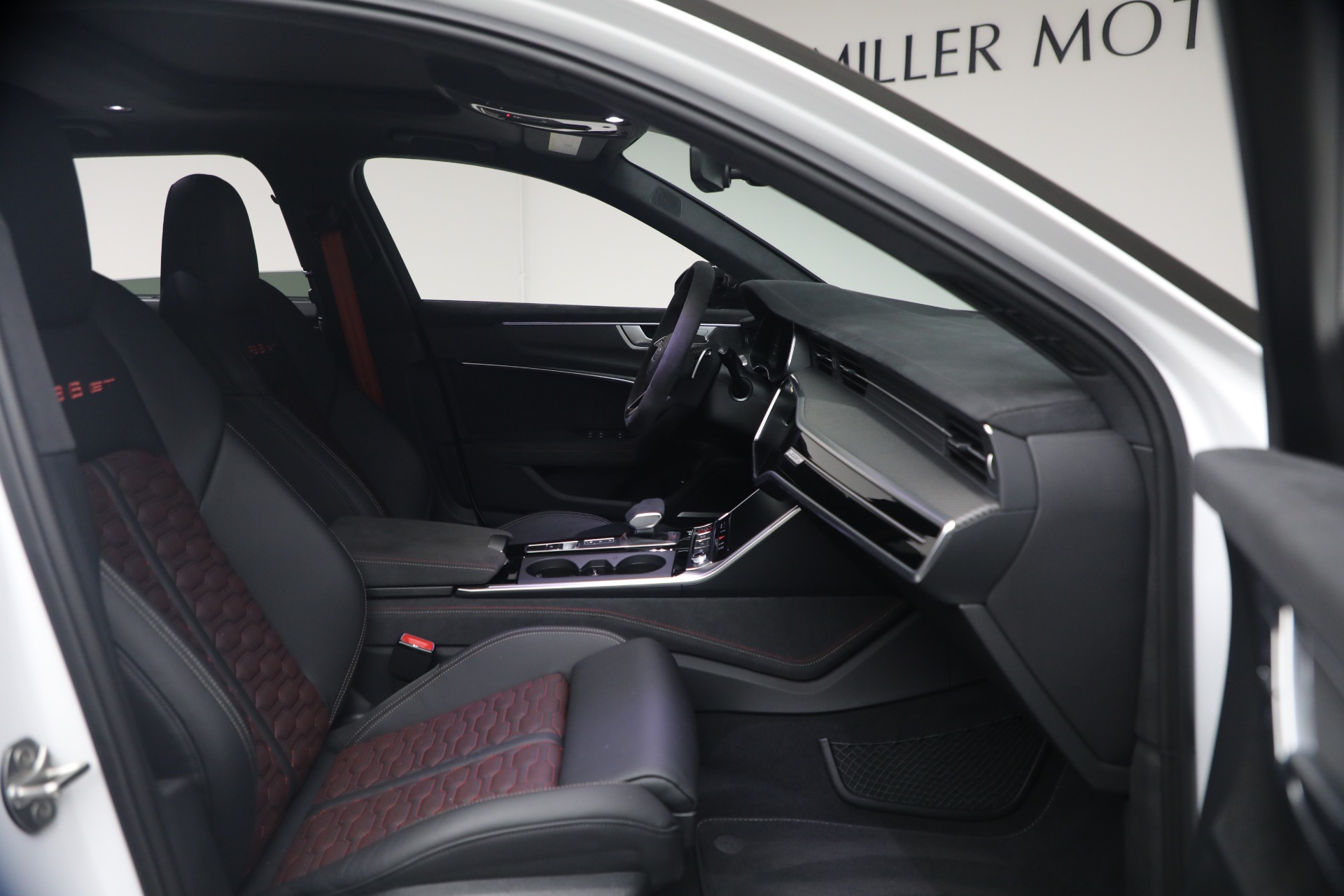 Used-2025-Audi-RS-6-Avant-40T-quattro-Avant-GT
