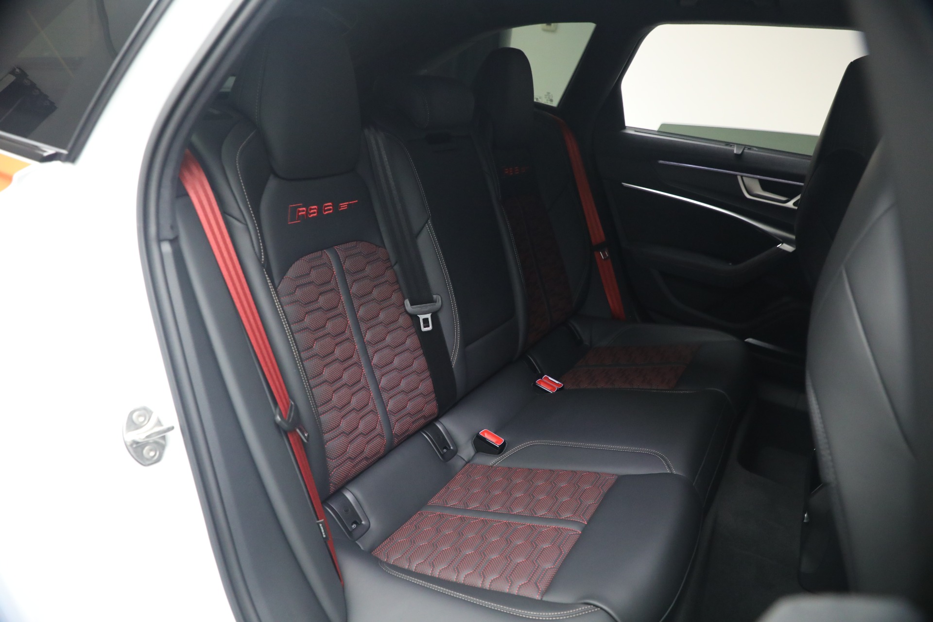 Used-2025-Audi-RS-6-Avant-40T-quattro-Avant-GT