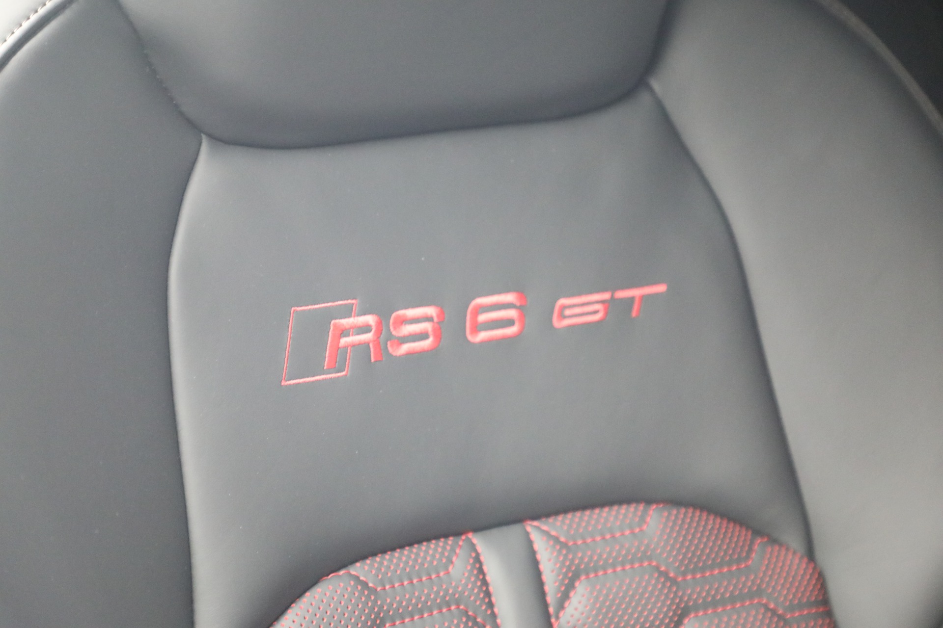 Used-2025-Audi-RS-6-Avant-40T-quattro-Avant-GT