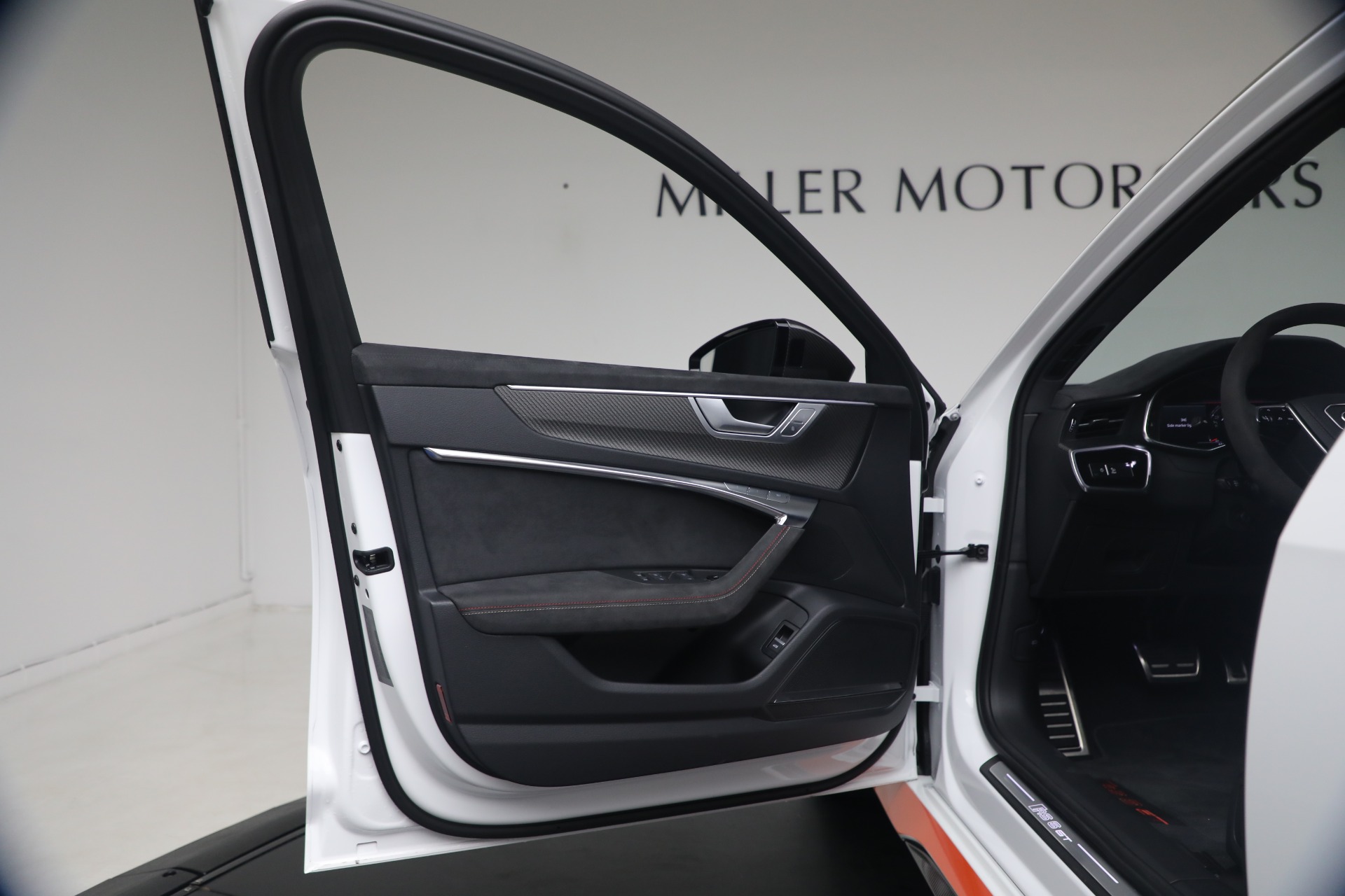 Used-2025-Audi-RS-6-Avant-40T-quattro-Avant-GT