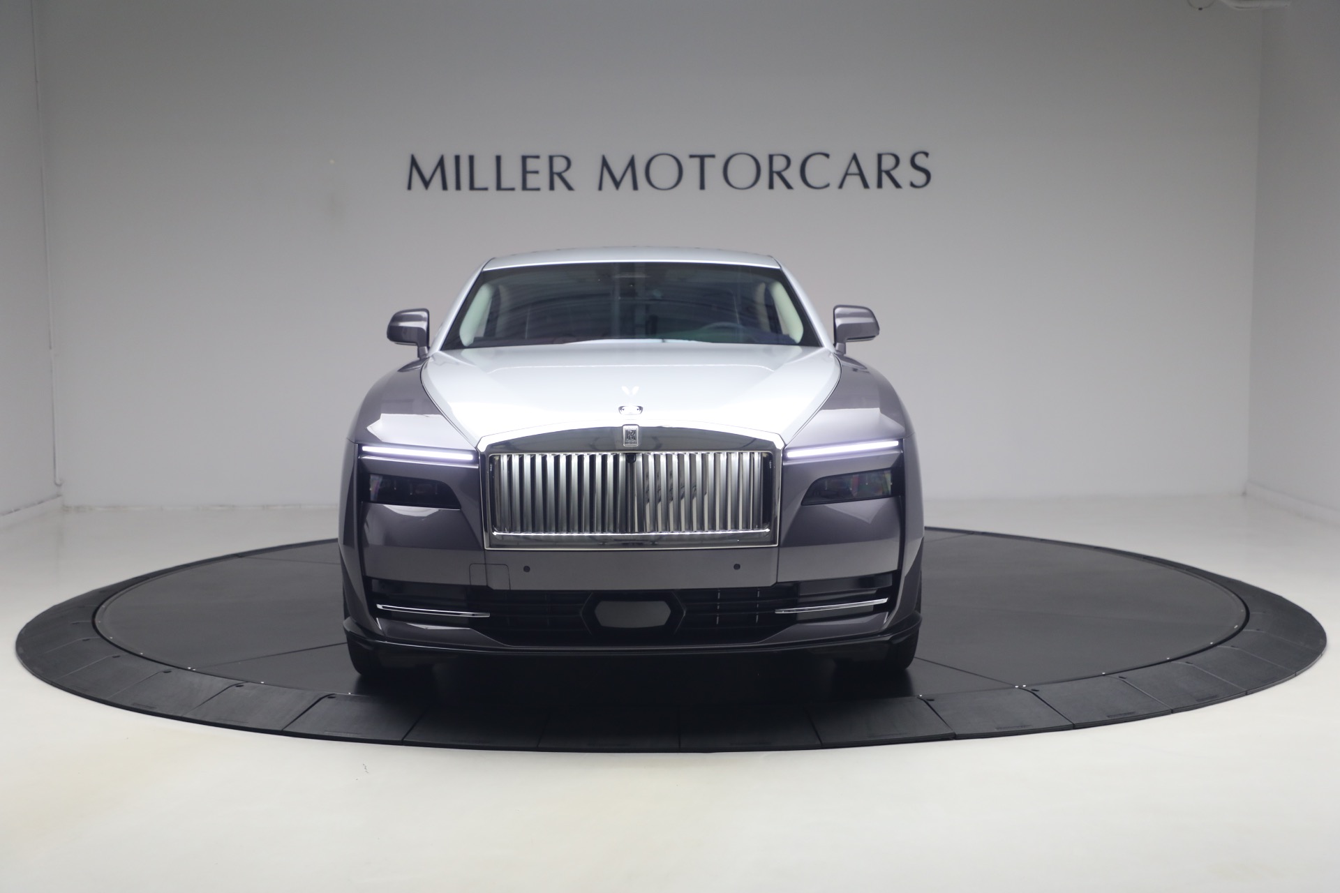 Used-2024-Rolls-Royce-Spectre