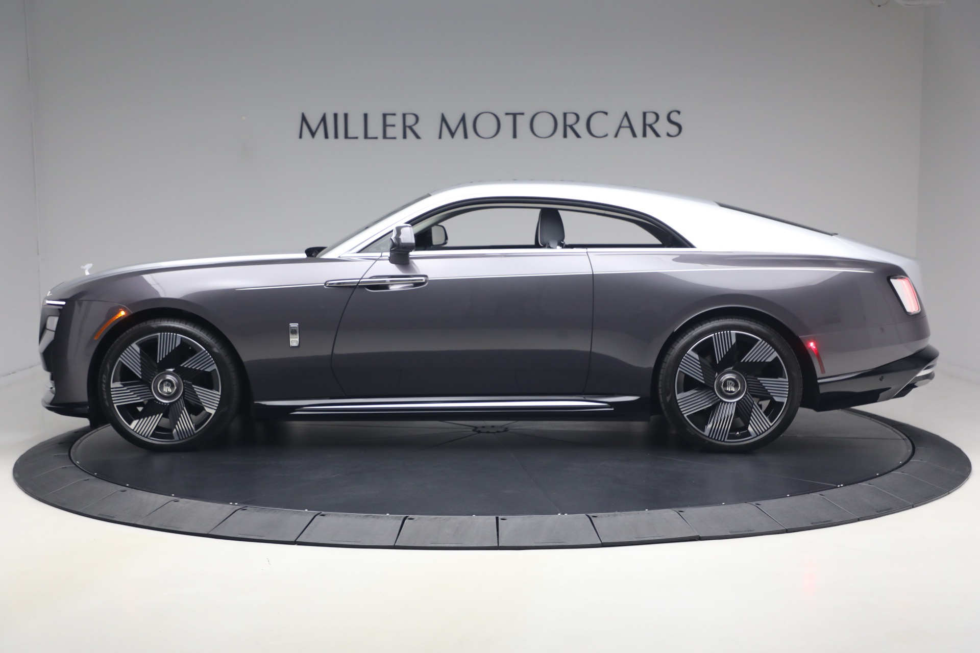 Used-2024-Rolls-Royce-Spectre