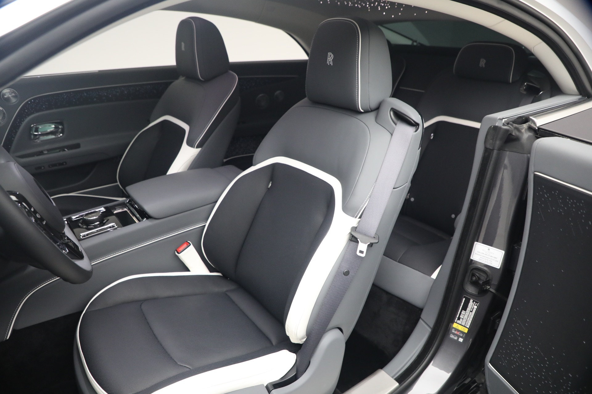 Used-2024-Rolls-Royce-Spectre