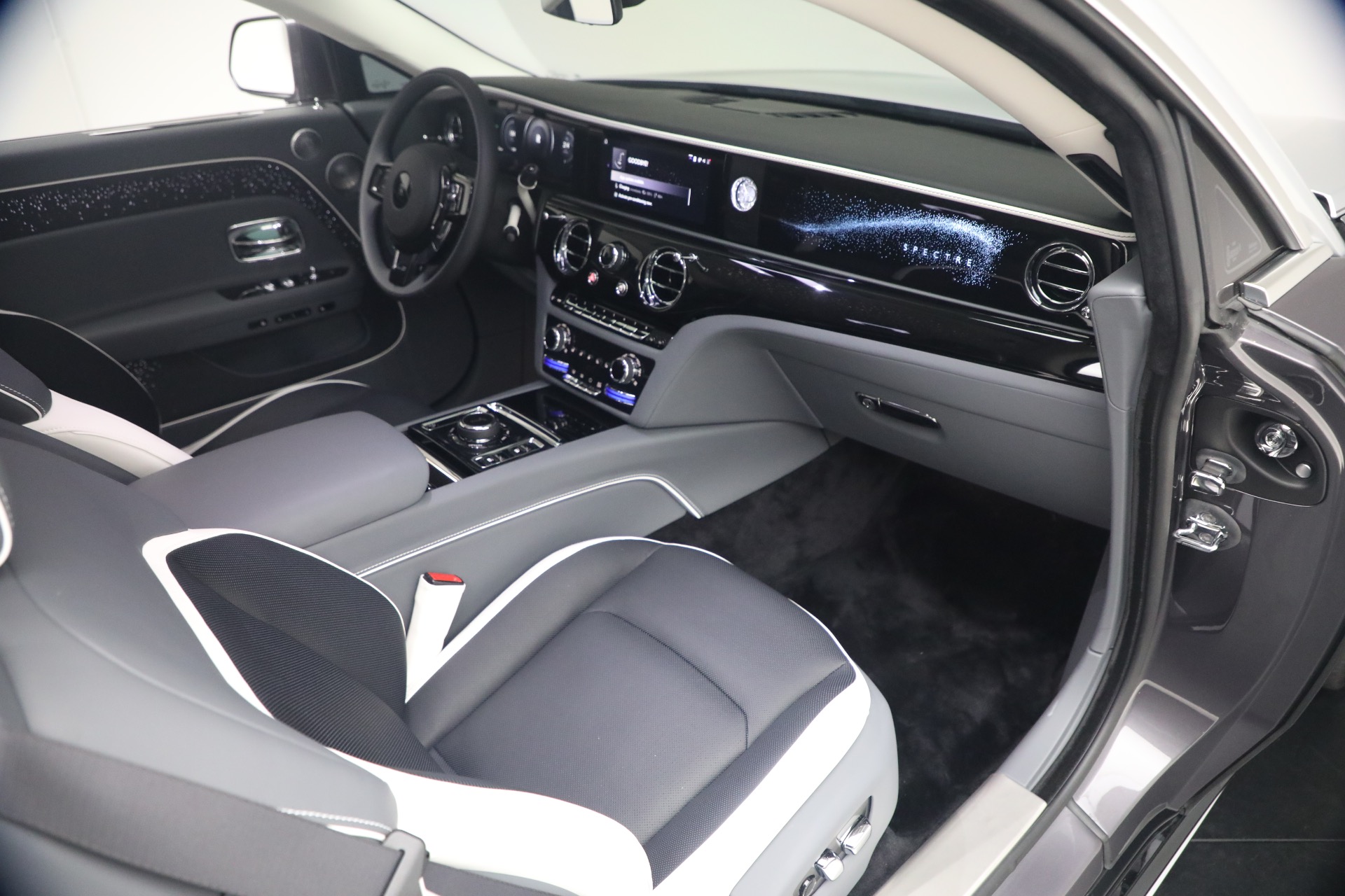 Used-2024-Rolls-Royce-Spectre