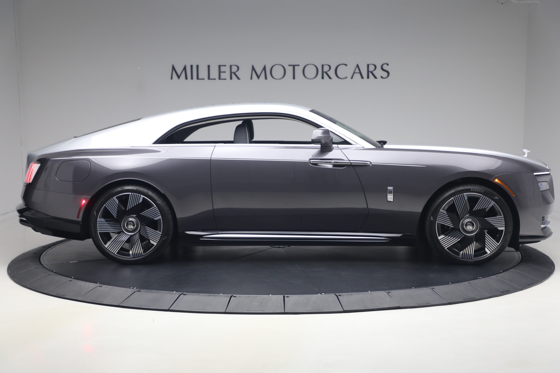 Used-2024-Rolls-Royce-Spectre