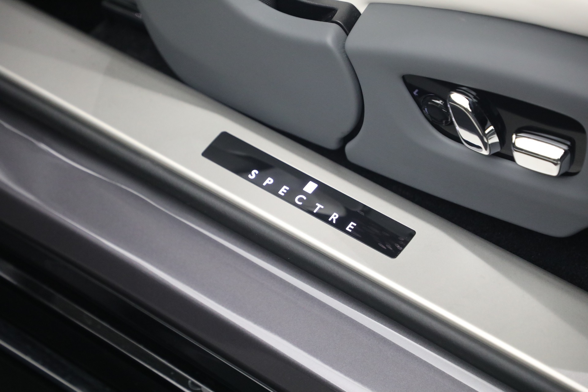 Used-2024-Rolls-Royce-Spectre