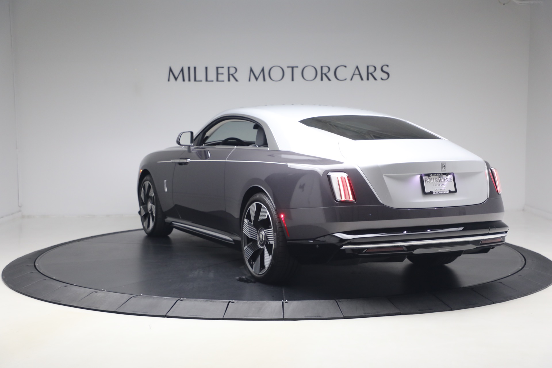 Used-2024-Rolls-Royce-Spectre