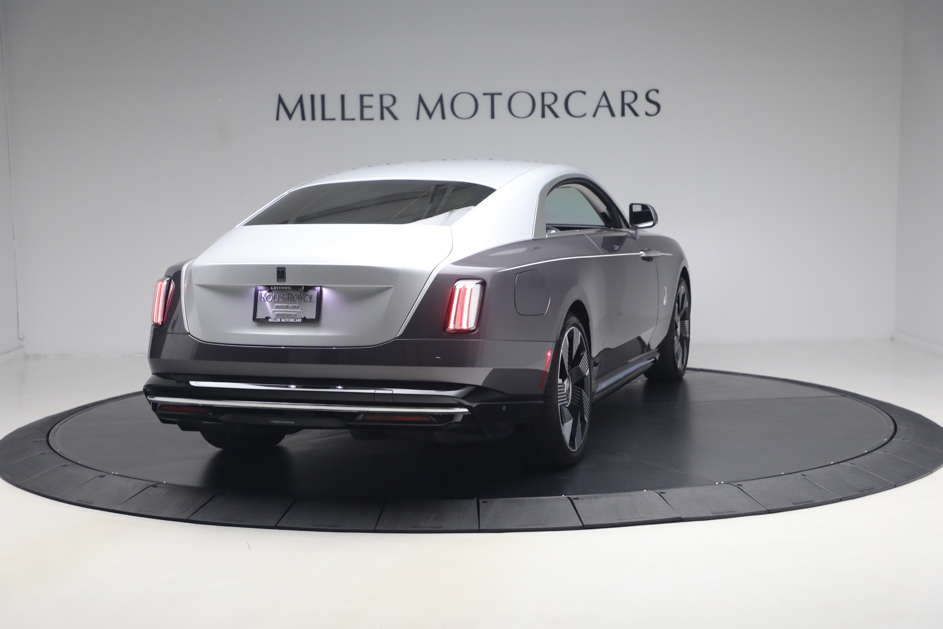 Used-2024-Rolls-Royce-Spectre