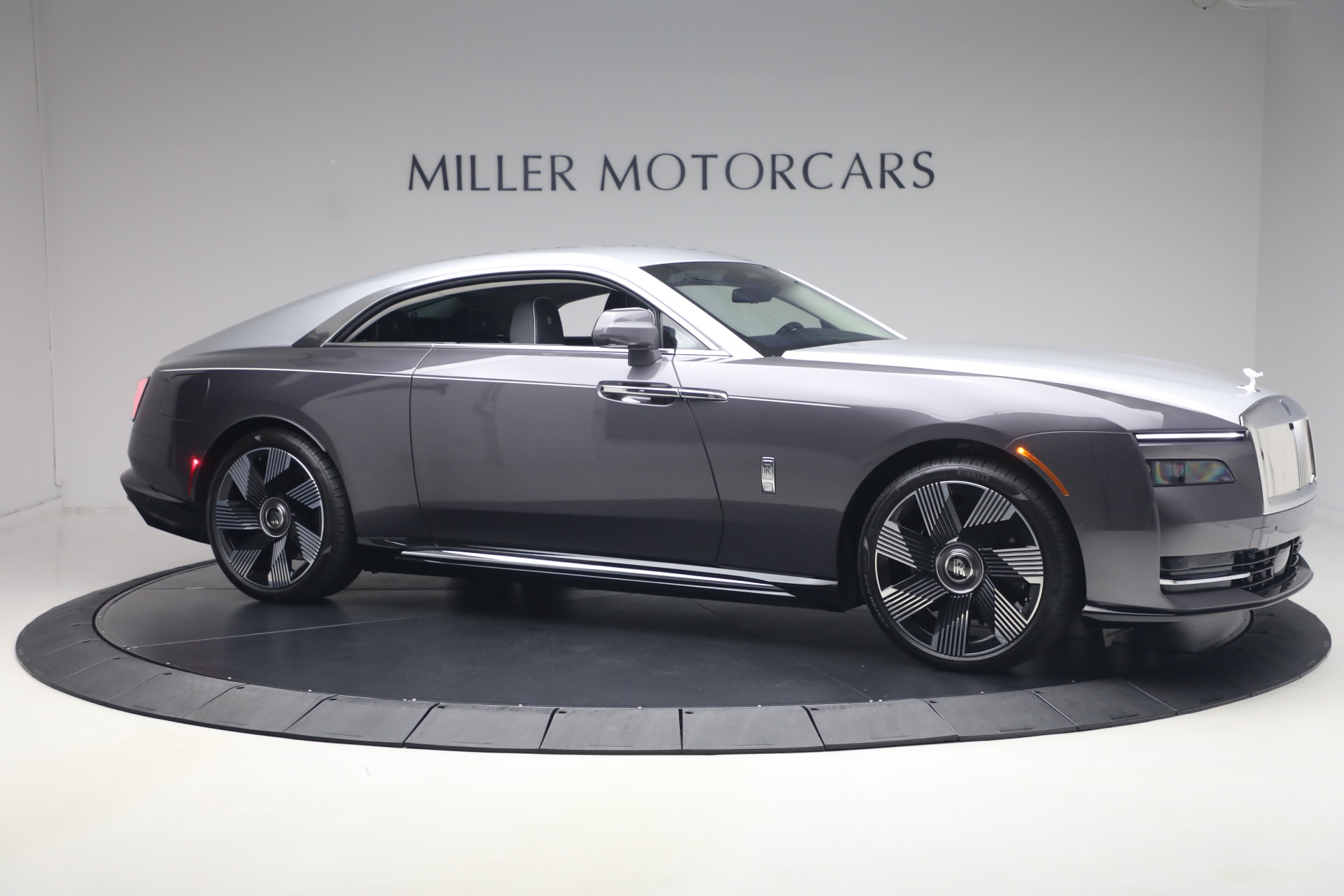 Used-2024-Rolls-Royce-Spectre