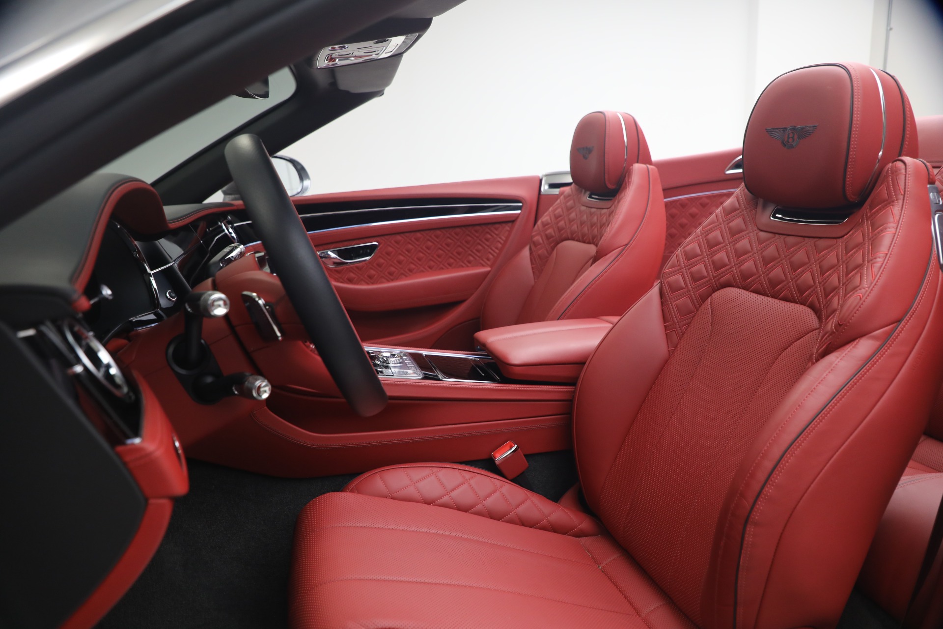 Used-2022-Bentley-Continental-GTC-V8