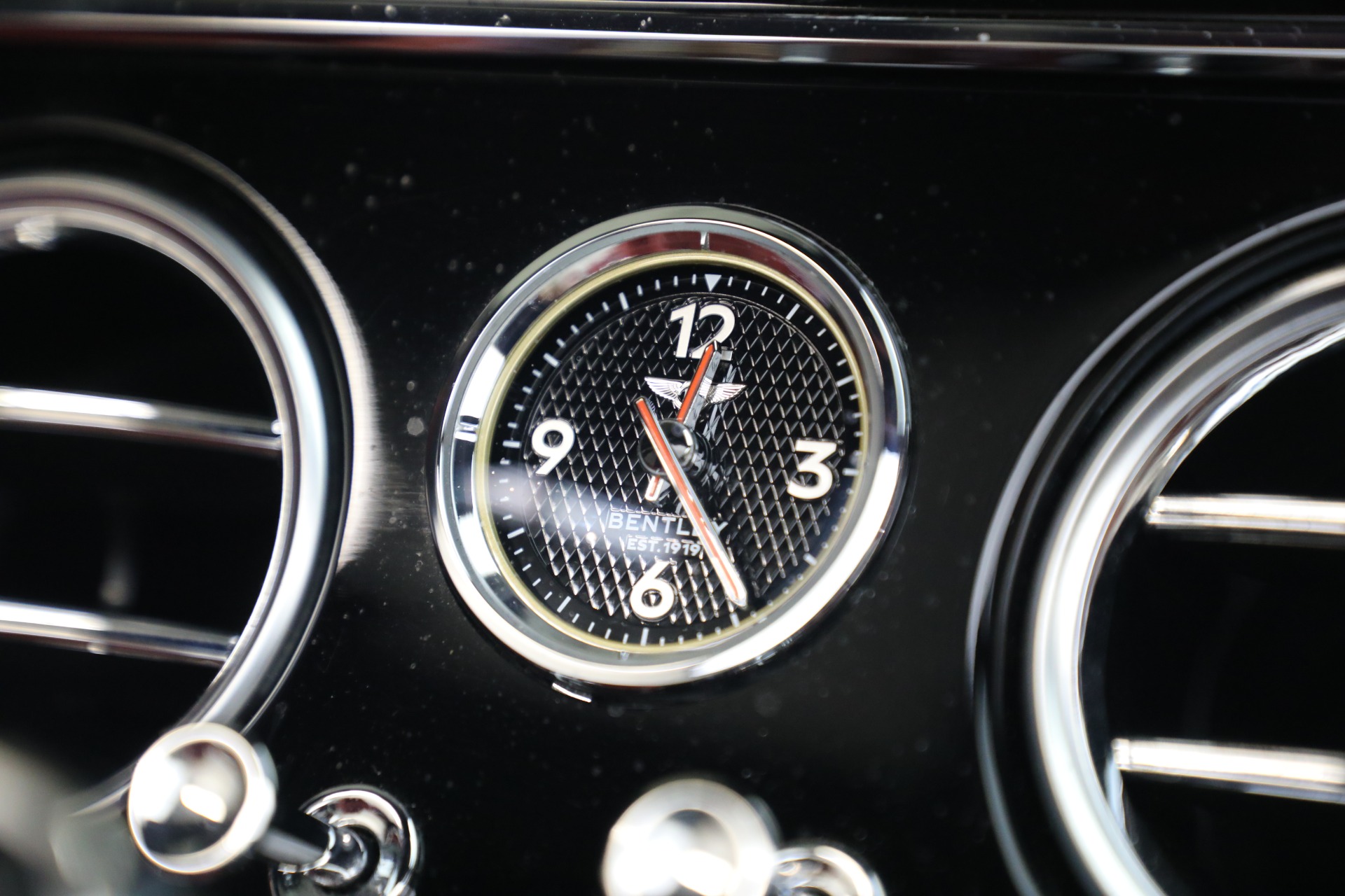 Used-2022-Bentley-Continental-GTC-V8