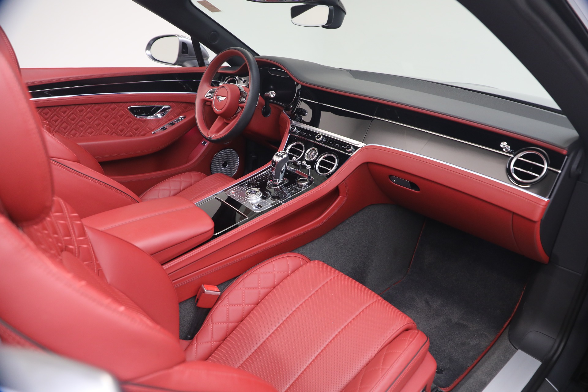 Used-2022-Bentley-Continental-GTC-V8