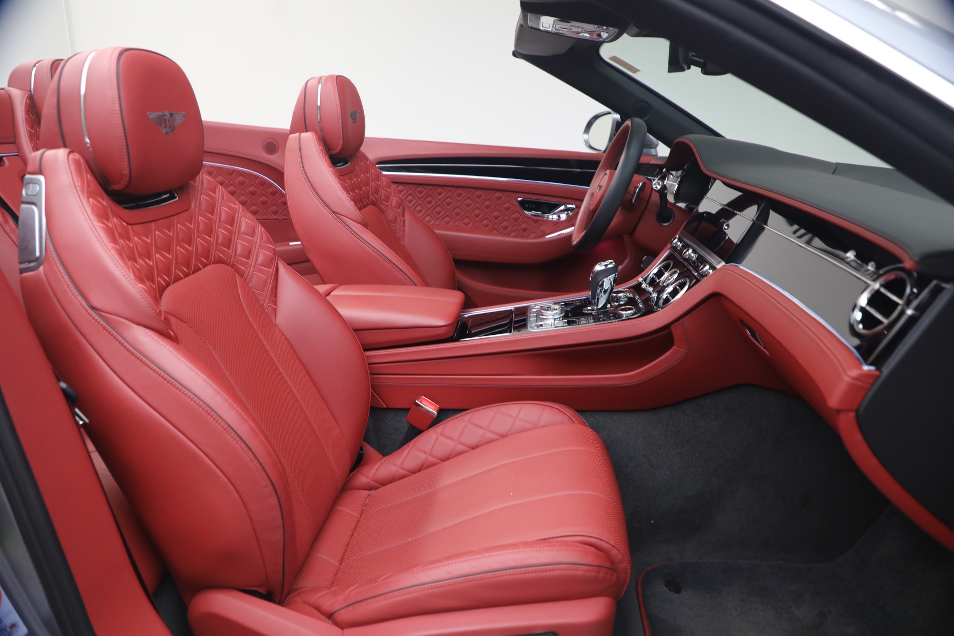 Used-2022-Bentley-Continental-GTC-V8