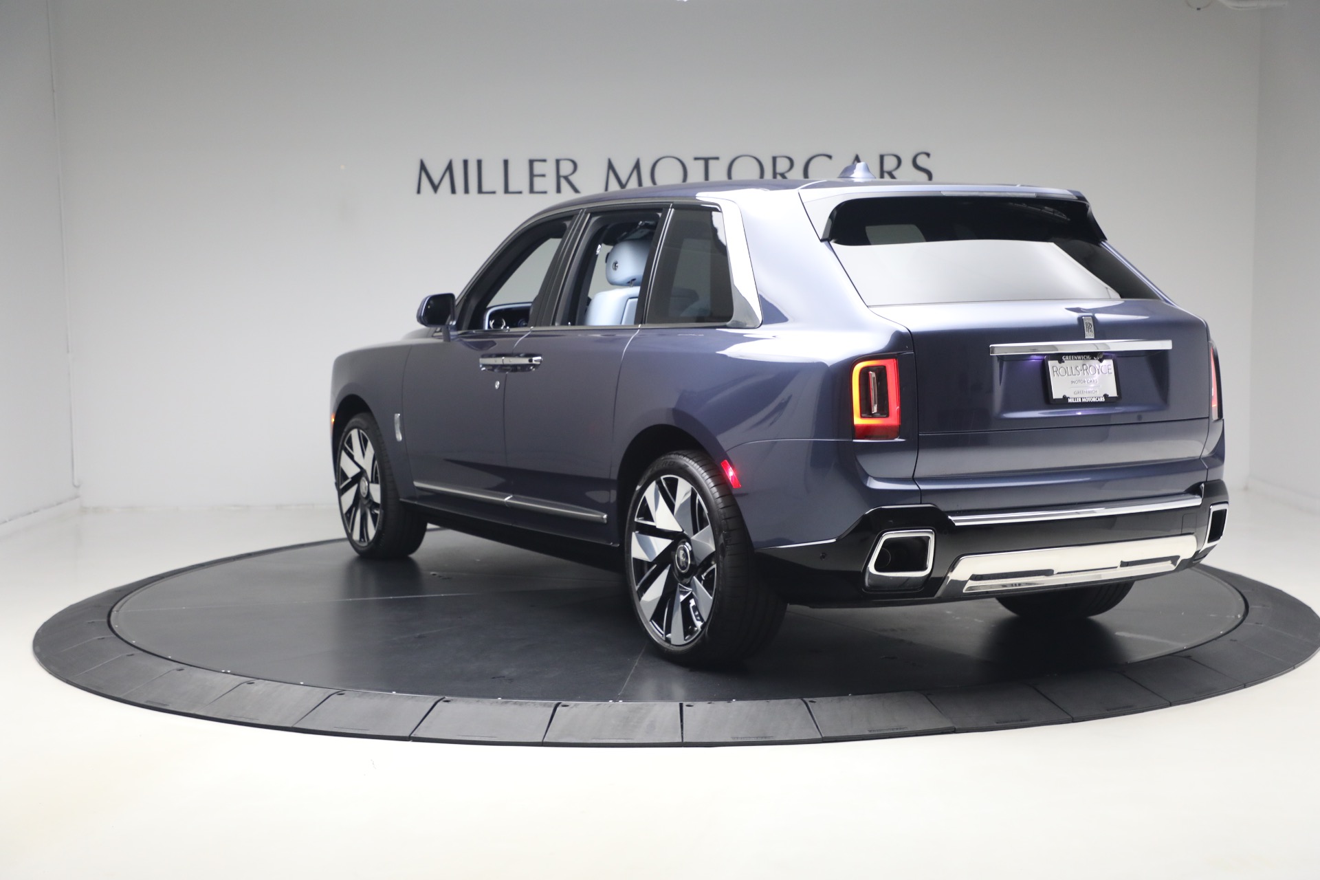Used-2025-Rolls-Royce-Cullinan