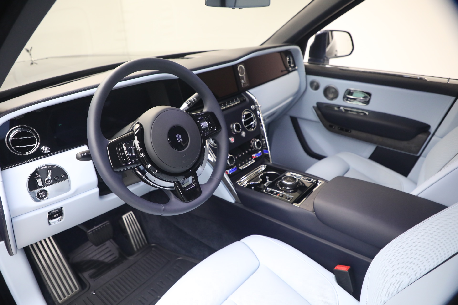 Used-2025-Rolls-Royce-Cullinan